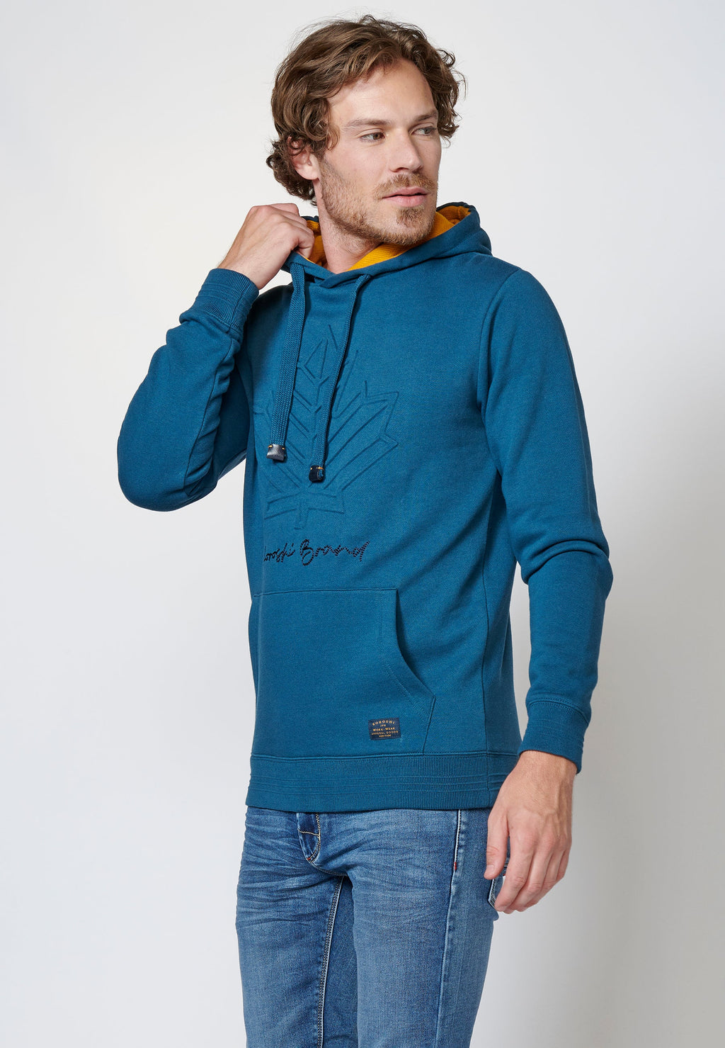 Sudadera manga larga acabados en rib con capucha ajustable para hombre