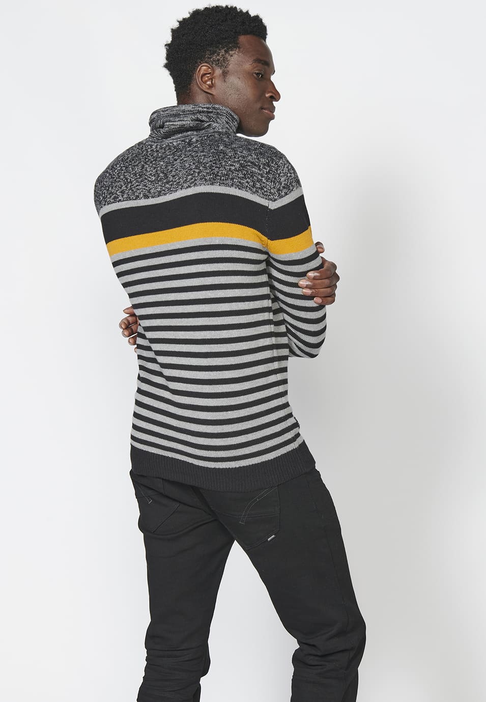 Jersey de punto con cuello alto ajustable con cordón para hombre