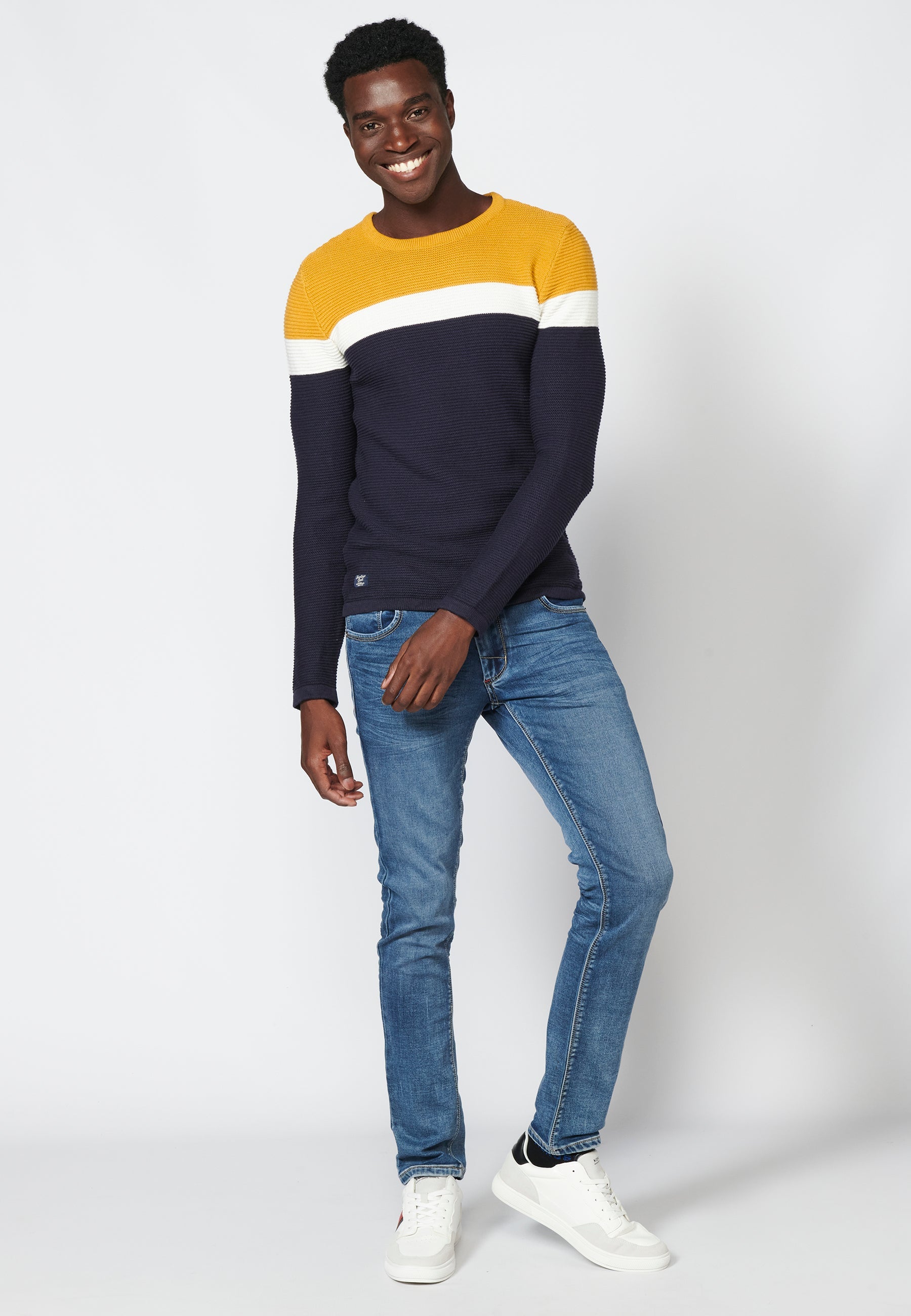 Jersey de punto con cuello redondo y estampado a franjas para hombre