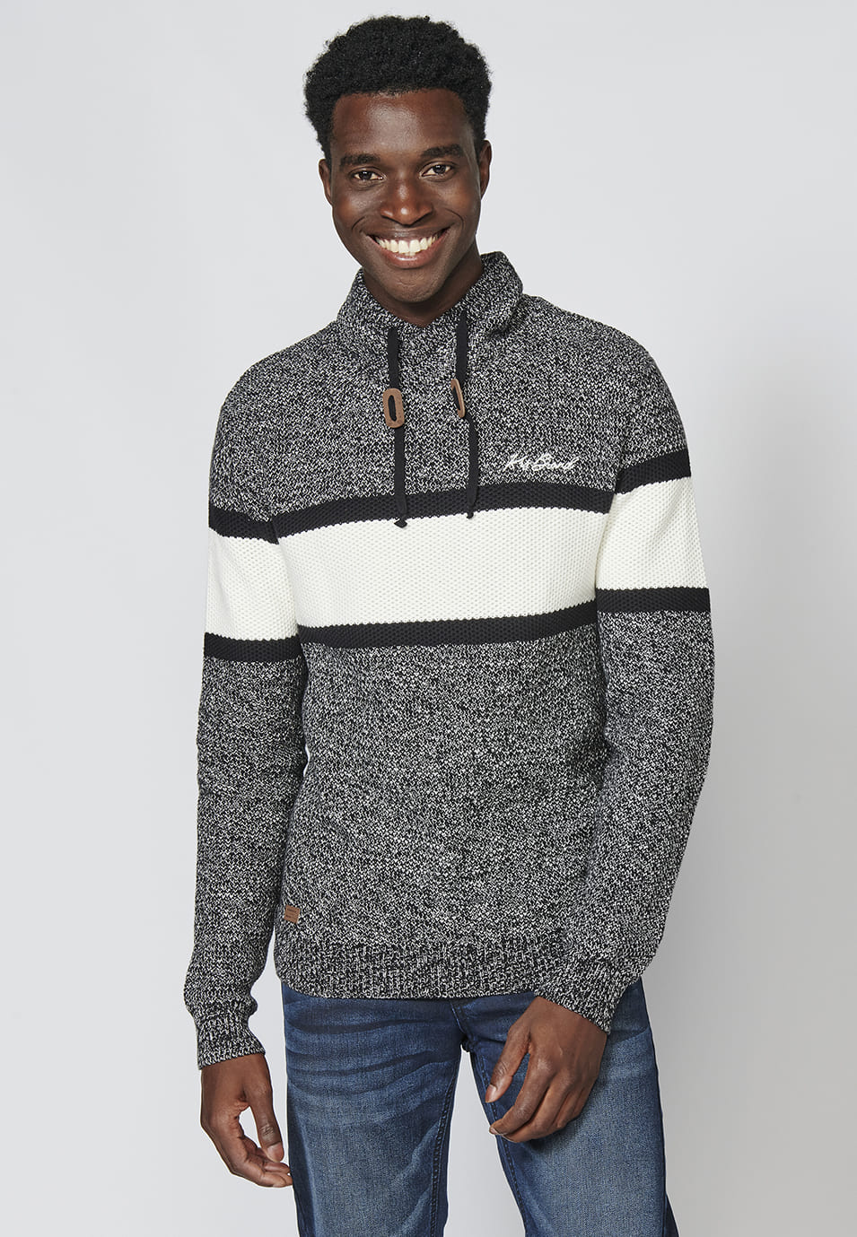 Jersey de punto manga larga con cuello ajustable con cordón para hombre