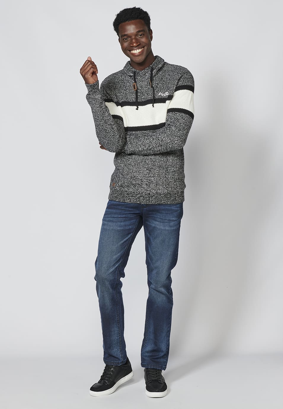 Jersey de punto manga larga con cuello ajustable con cordón para hombre