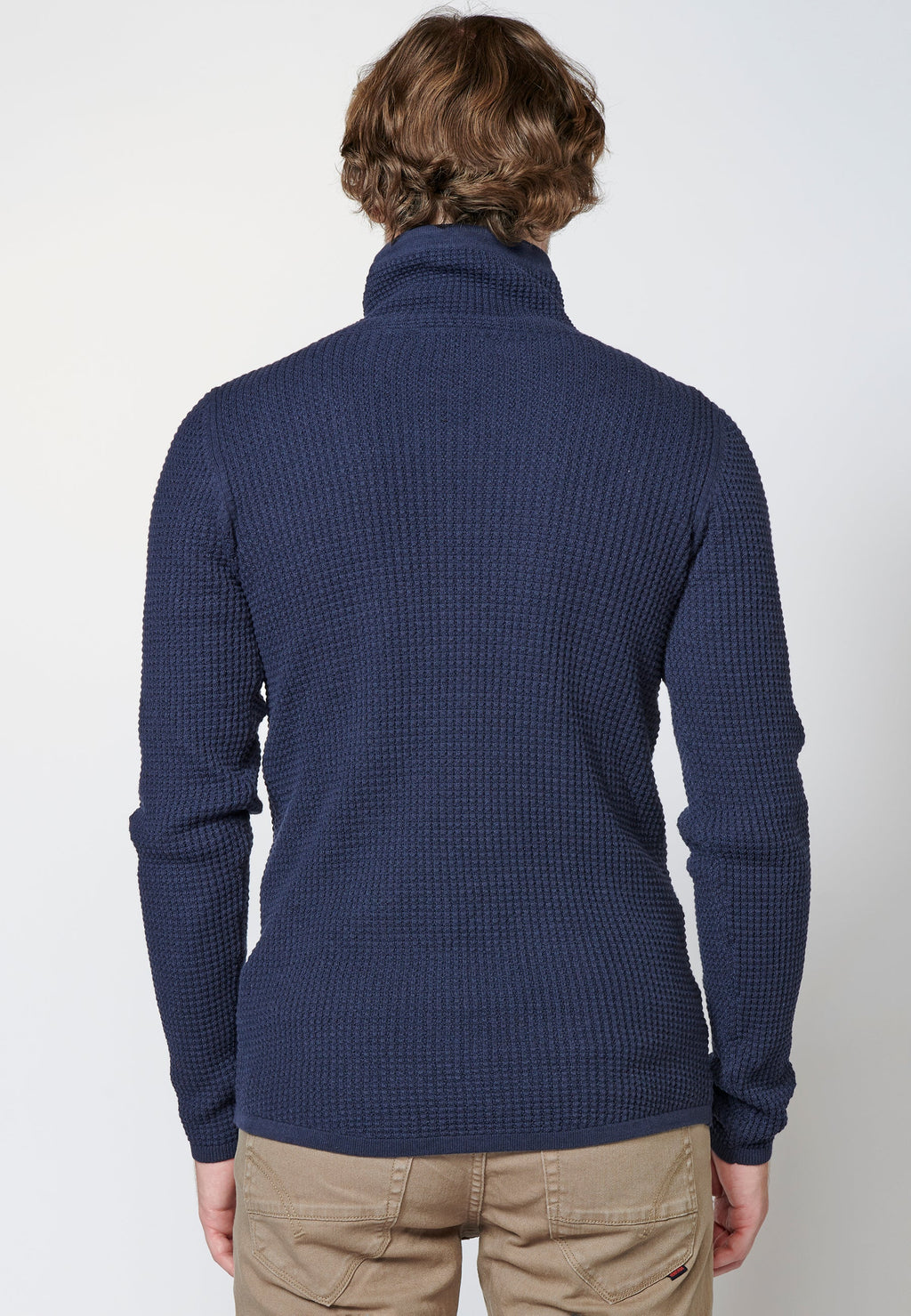 Jersey de algodón de manga larga con cuello alto para hombre