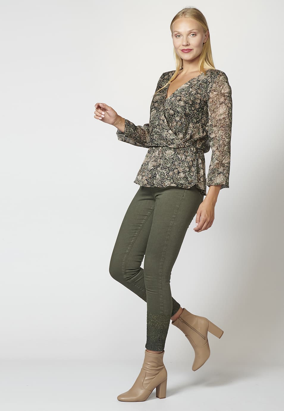 Blusa fluida manga larga para mujer con escote cruzado de pico
