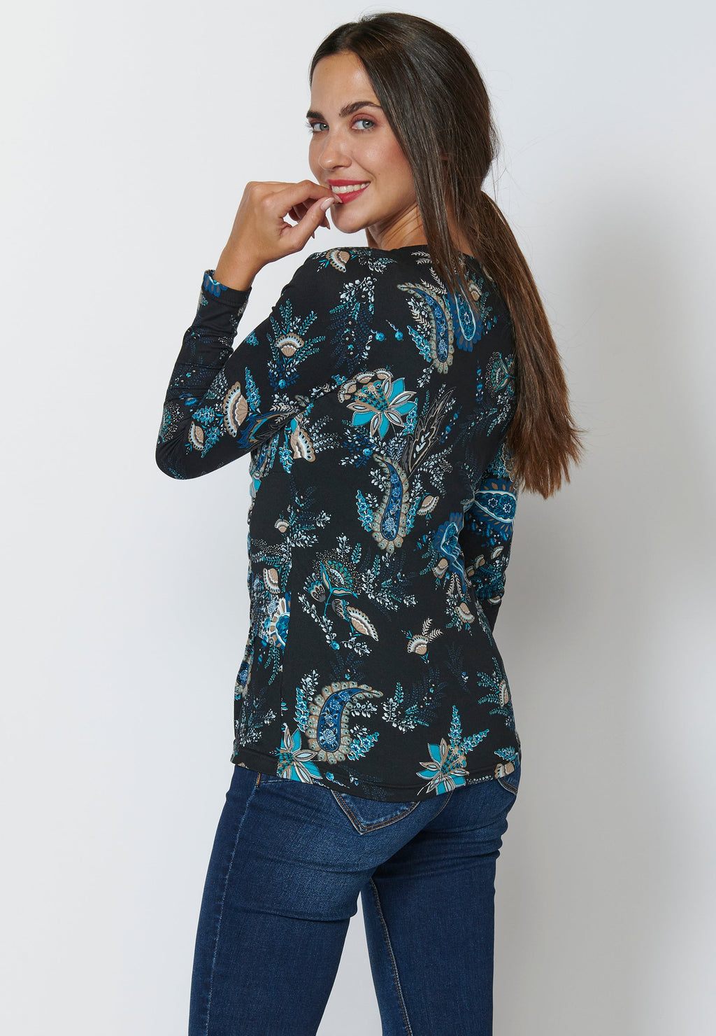 Camiseta manga larga con escote cruzado en pico y estampado floral étnico para mujer