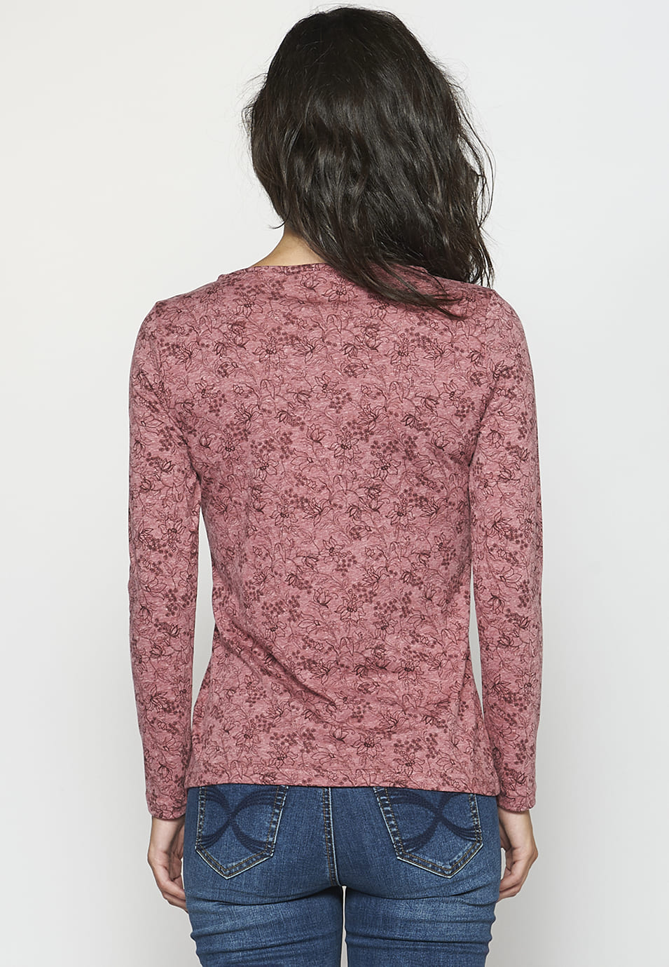 Camiseta manga larga escote redondo con bordado y estampado floral para mujer