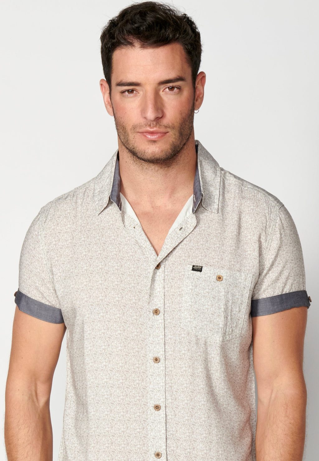 Camisa Hombre Manga Corta Micro Estampado con Bolsillo – Koroshi 2311CC33
