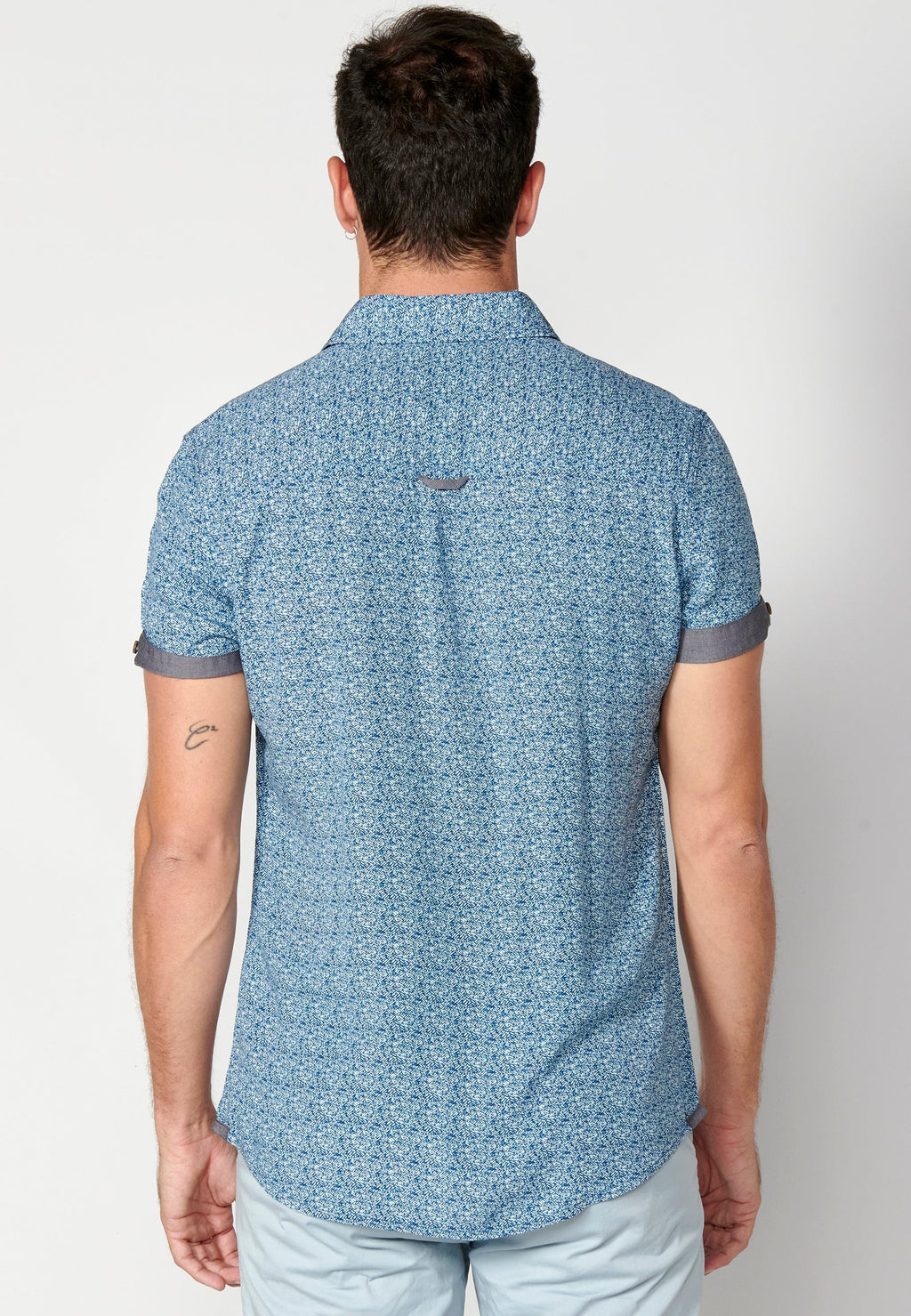 Camisa Hombre Manga Corta Micro Estampado con Bolsillo – Koroshi 2311CC33