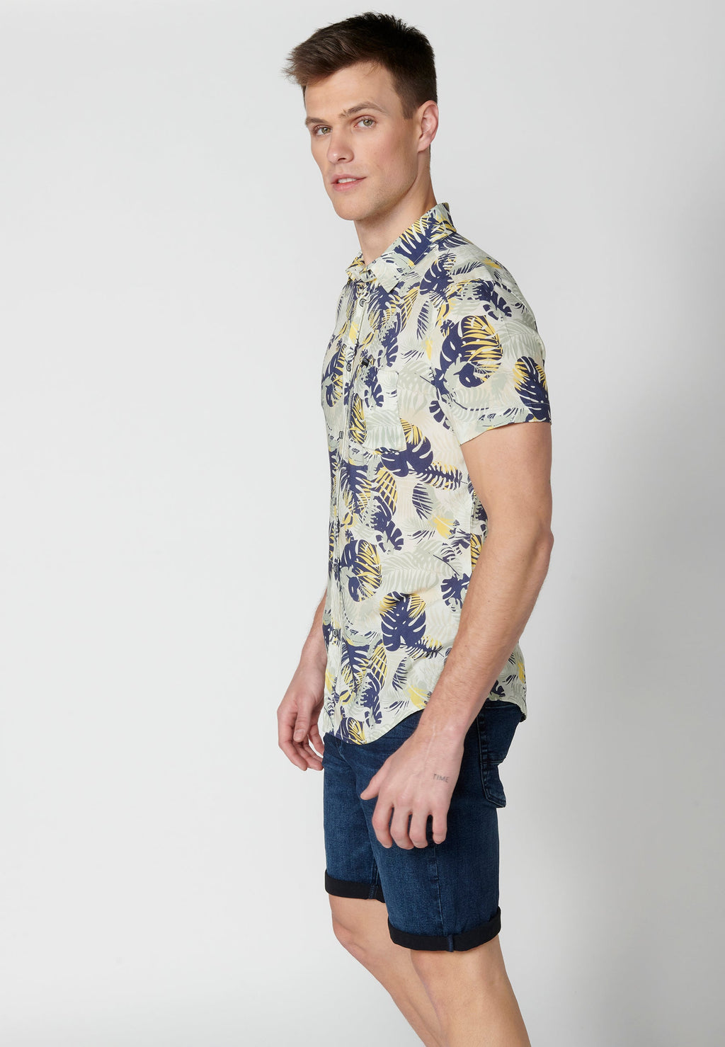 Camisa Hombre Manga Corta Estampado Degradado Viscosa – Koroshi 2311CC36
