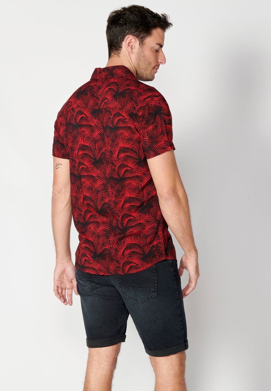 Camisa Hombre Manga Corta Estampado Degradado Viscosa – Koroshi 2311CC36