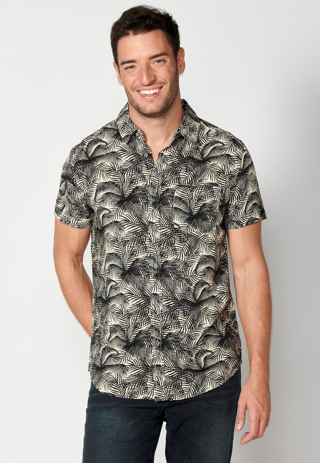 Camisa Hombre Manga Corta Estampado Degradado Viscosa – Koroshi 2311CC36