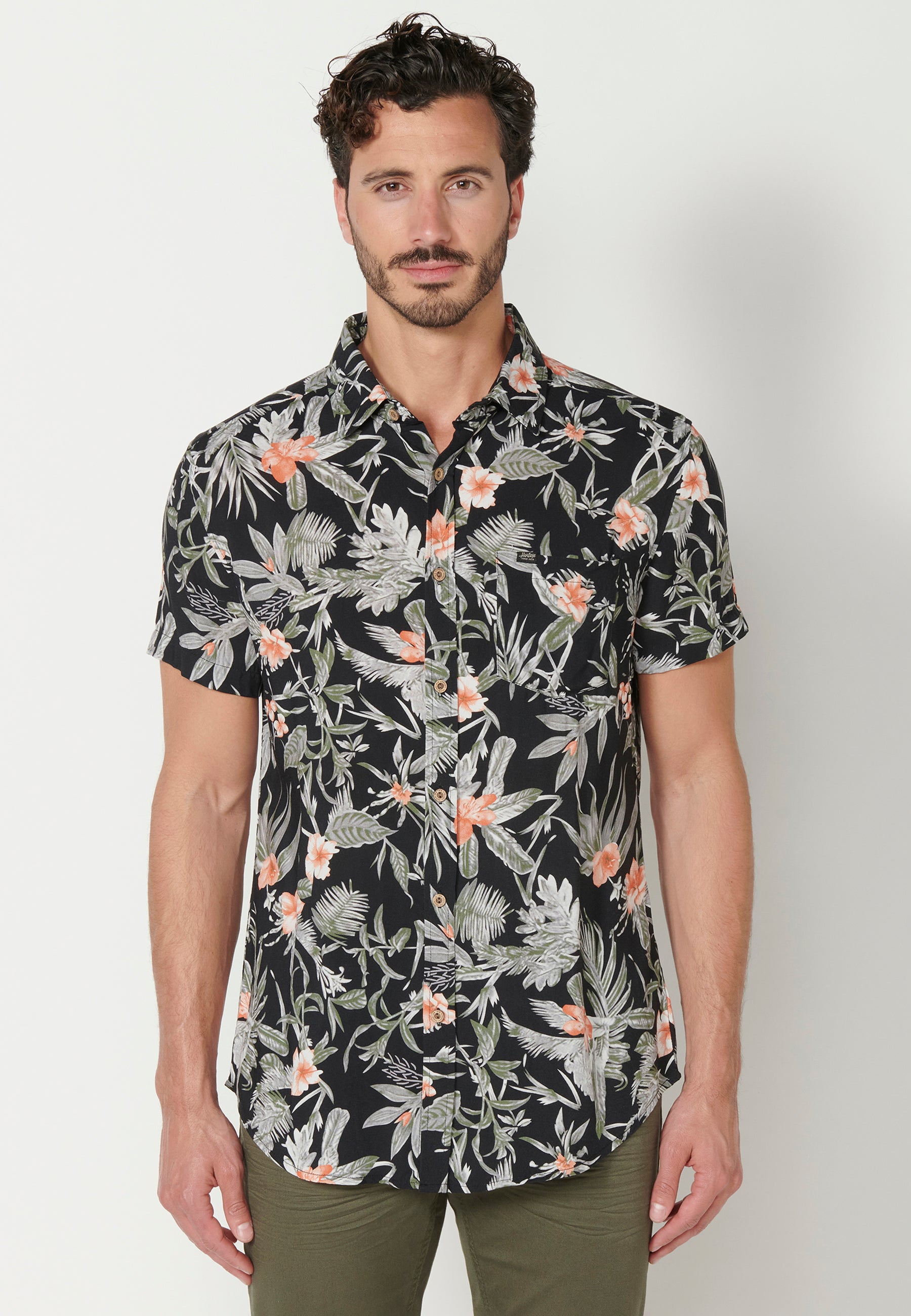 Camisa Hombre Manga Corta Estampado Tropical con Bolsillo Viscosa – Koroshi 2311CC37