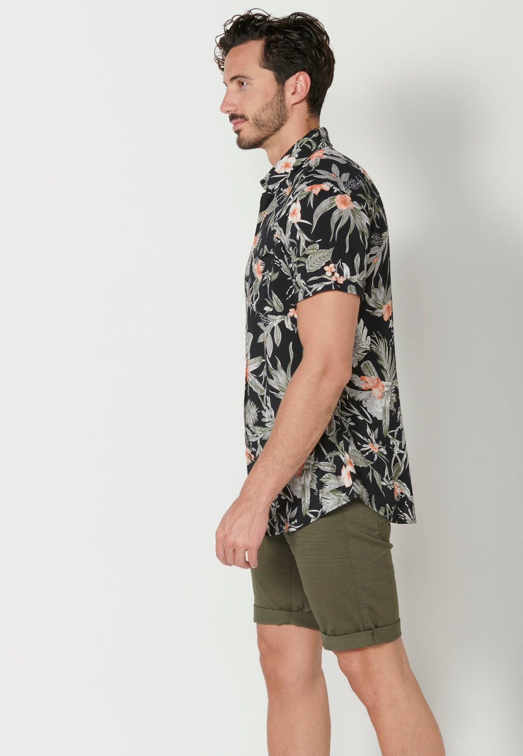 Camisa Hombre Manga Corta Estampado Tropical con Bolsillo Viscosa – Koroshi 2311CC37