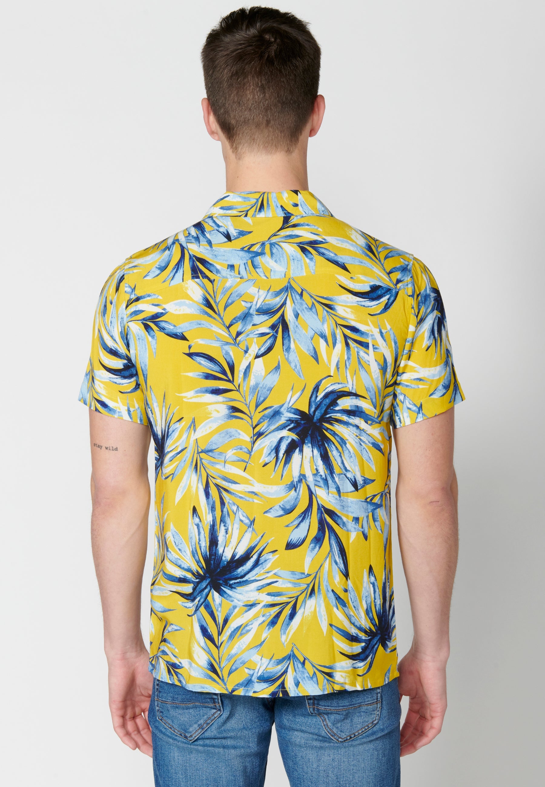 Camisa Hombre Manga Corta Cuello Cubano Estampado Hawaiano Viscosa – Koroshi 2311CC38