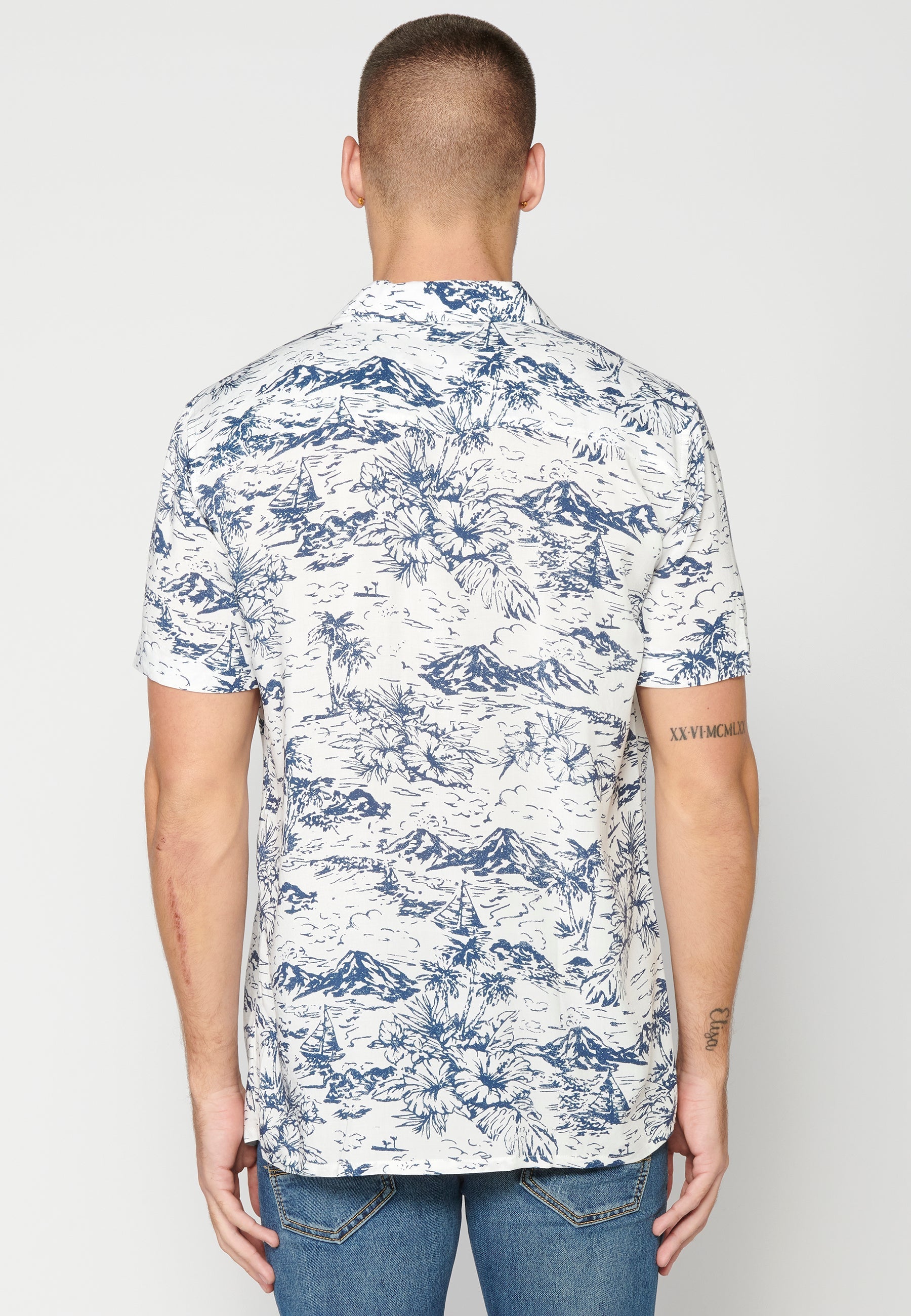 Camisa Hombre Manga Corta Cuello Cubano Estampado Hawaiano Viscosa – Koroshi 2311CC38