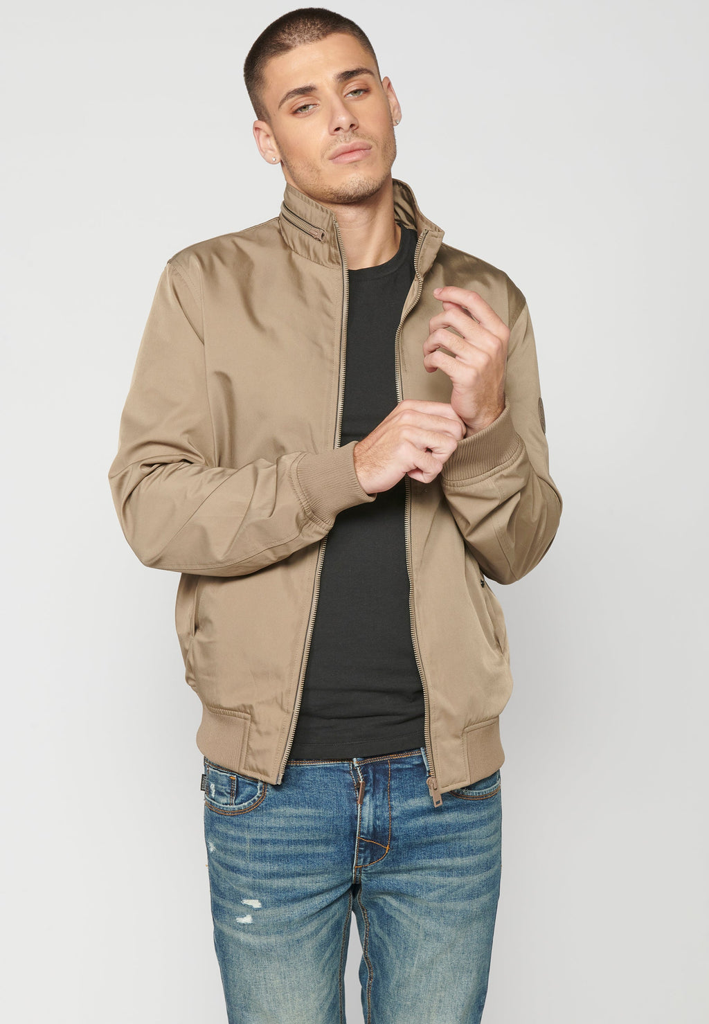 Chaqueta Bomber Hombre Cuello Alto y Cremallera – Koroshi Beige