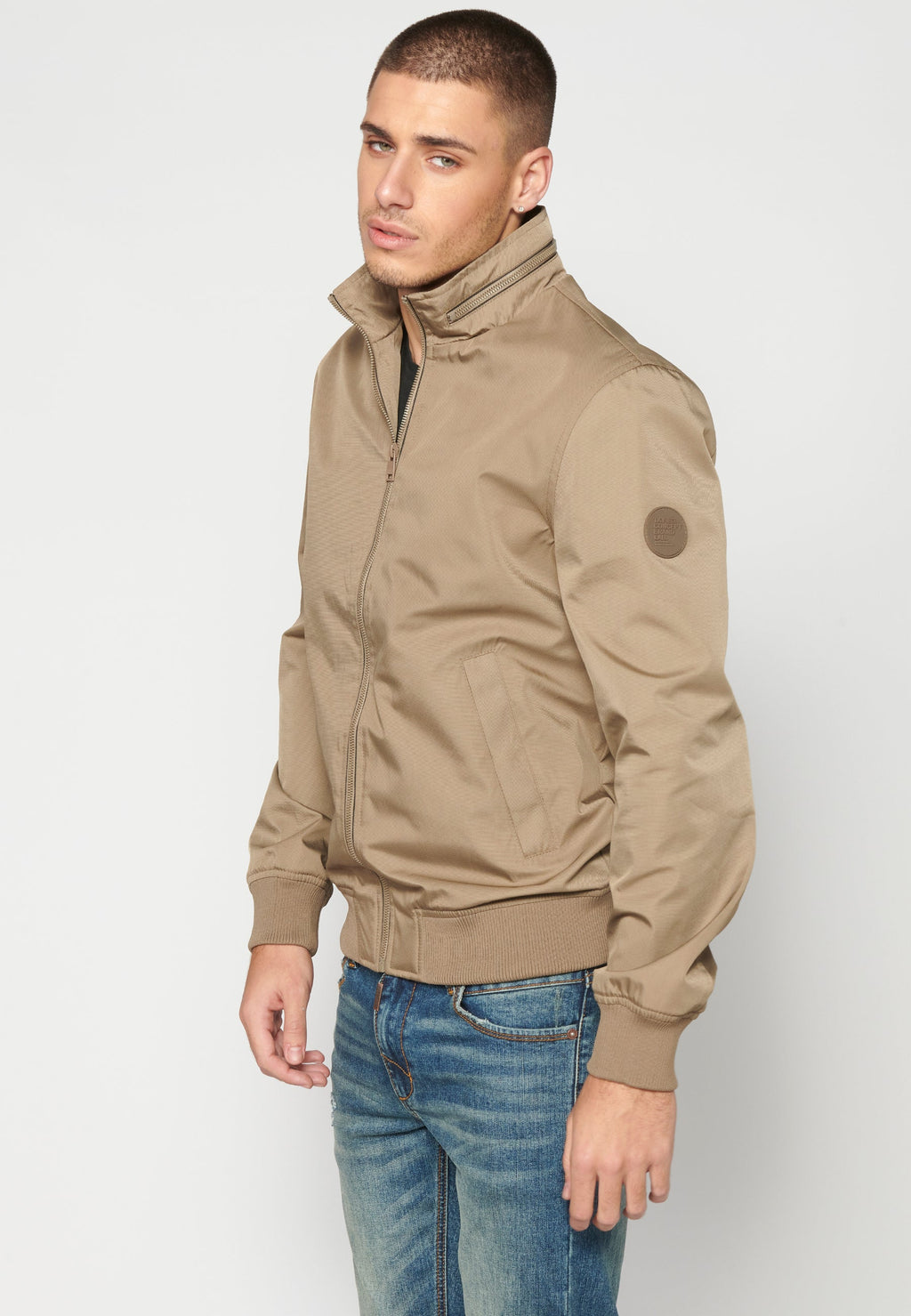 Chaqueta Bomber Hombre Cuello Alto y Cremallera – Koroshi Beige