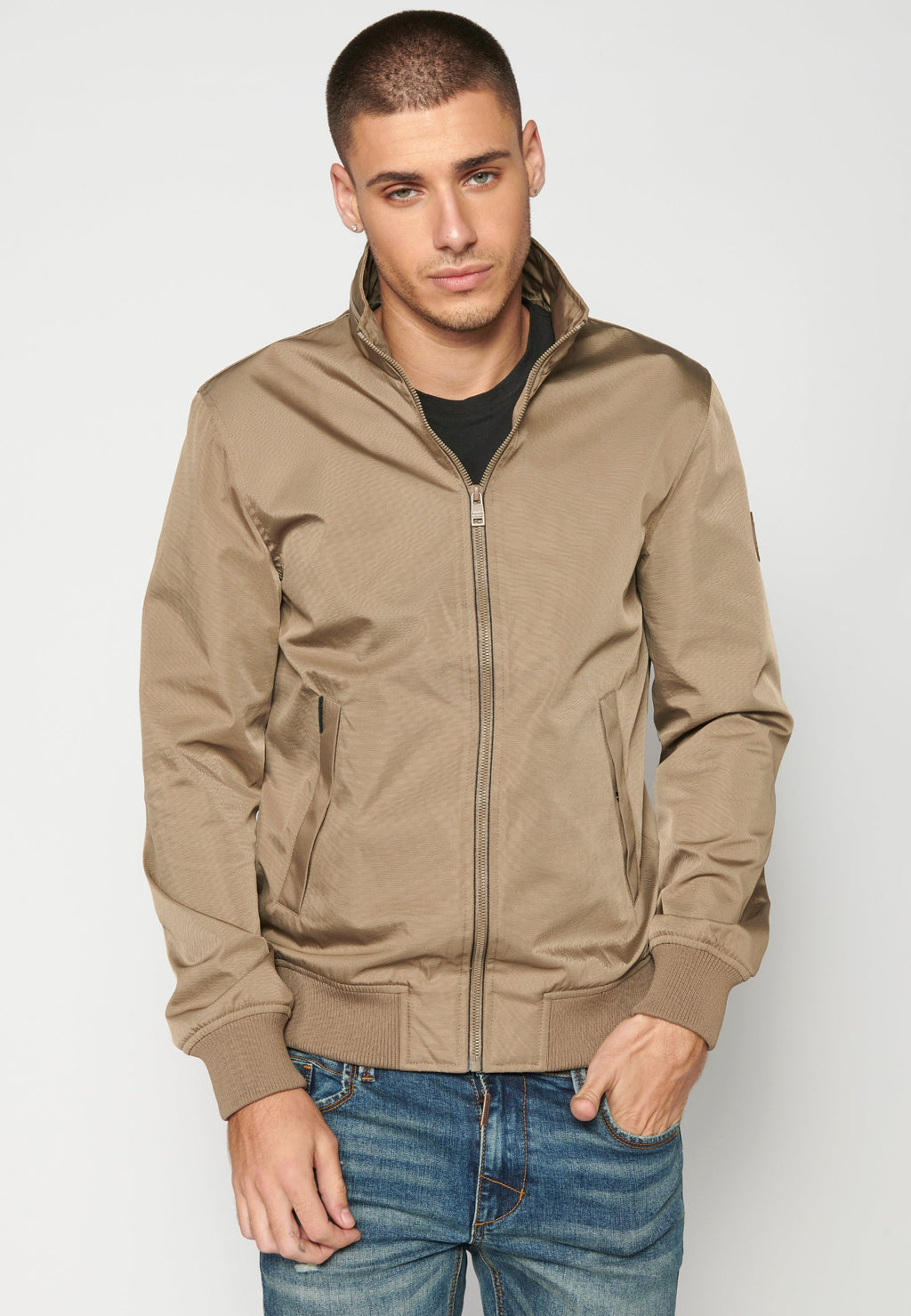 Chaqueta Bomber Hombre Cuello Alto y Cremallera – Koroshi Beige