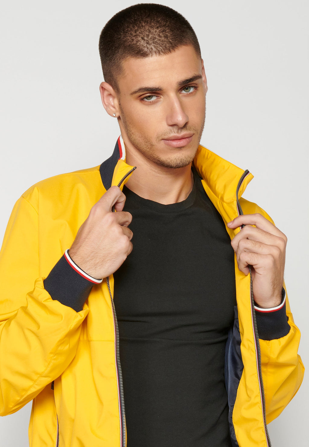 Chaqueta Bomber Hombre Cuello Rib y Cremallera – Koroshi 2311JA16