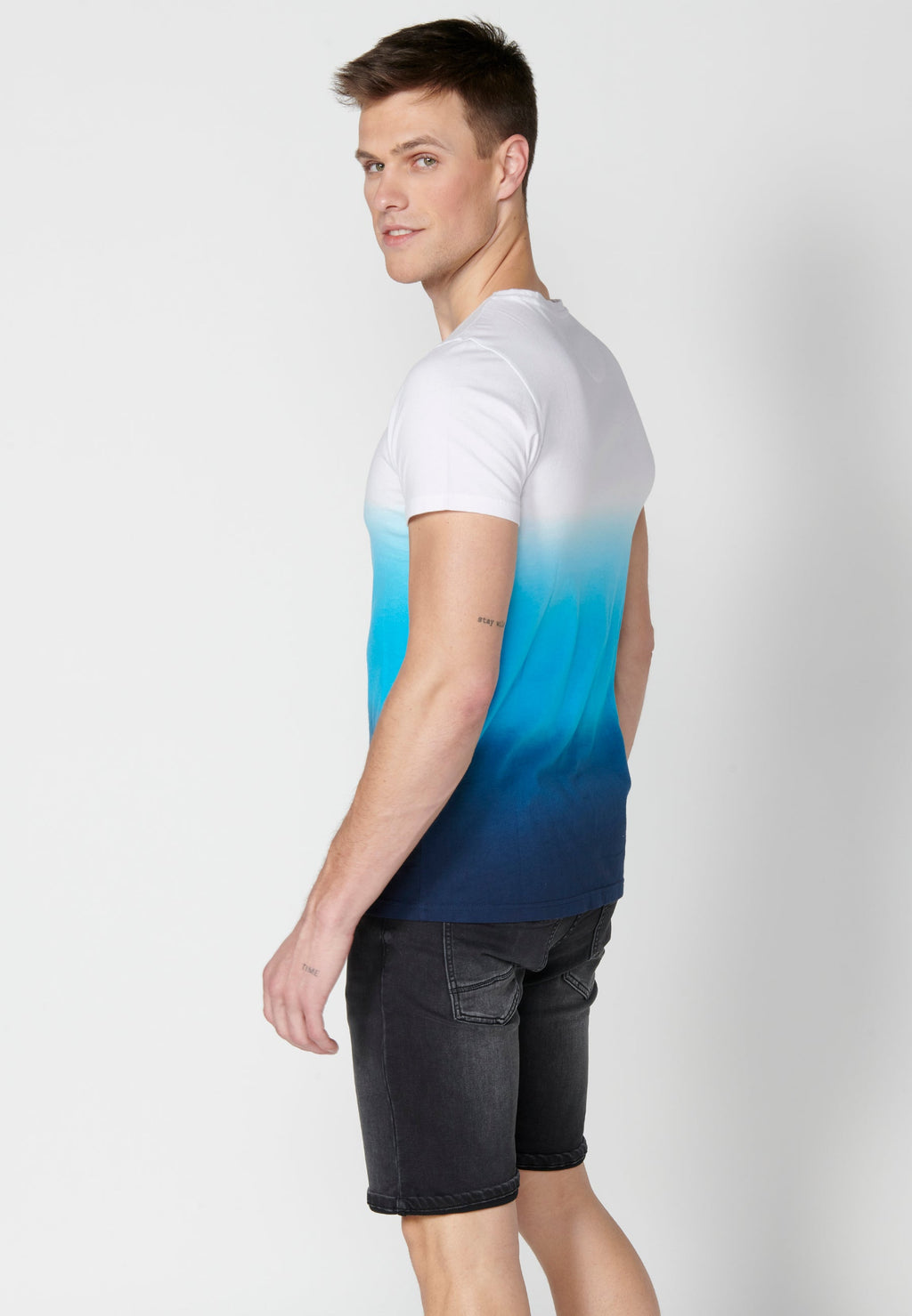 Camiseta Hombre Manga Corta Cuello Redondo Degradado – Koroshi 2311MC01