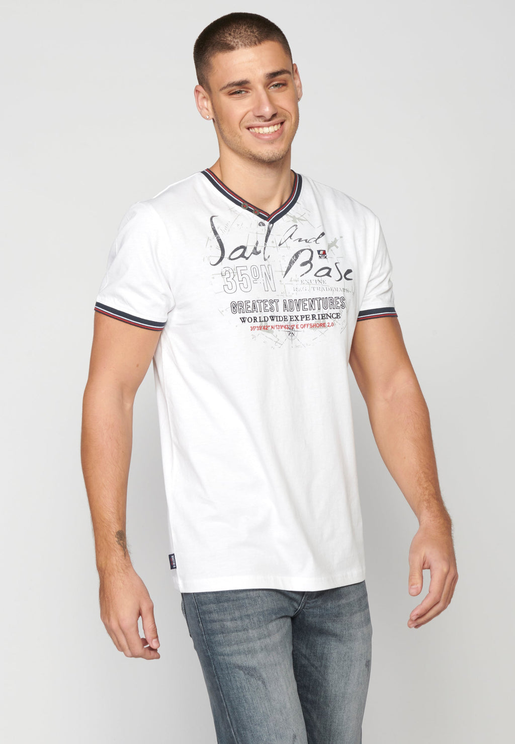 Camiseta Hombre Manga Corta Cuello Pico Estampada – Koroshi 2311MC04