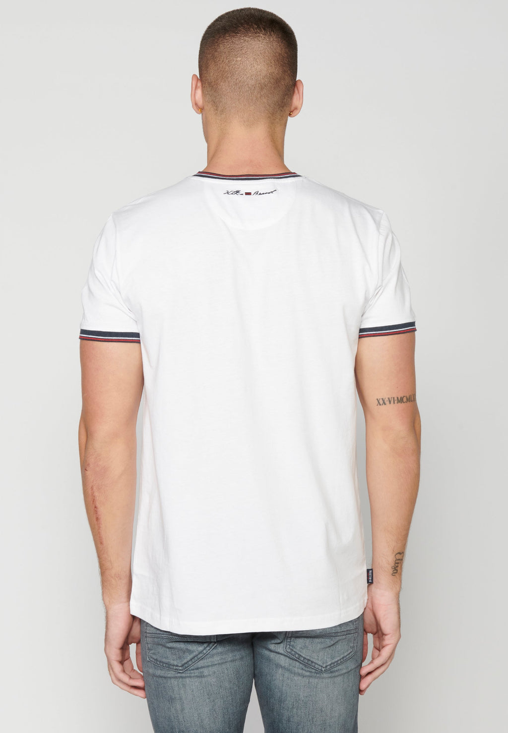 Camiseta Hombre Manga Corta Cuello Pico Estampada – Koroshi 2311MC04