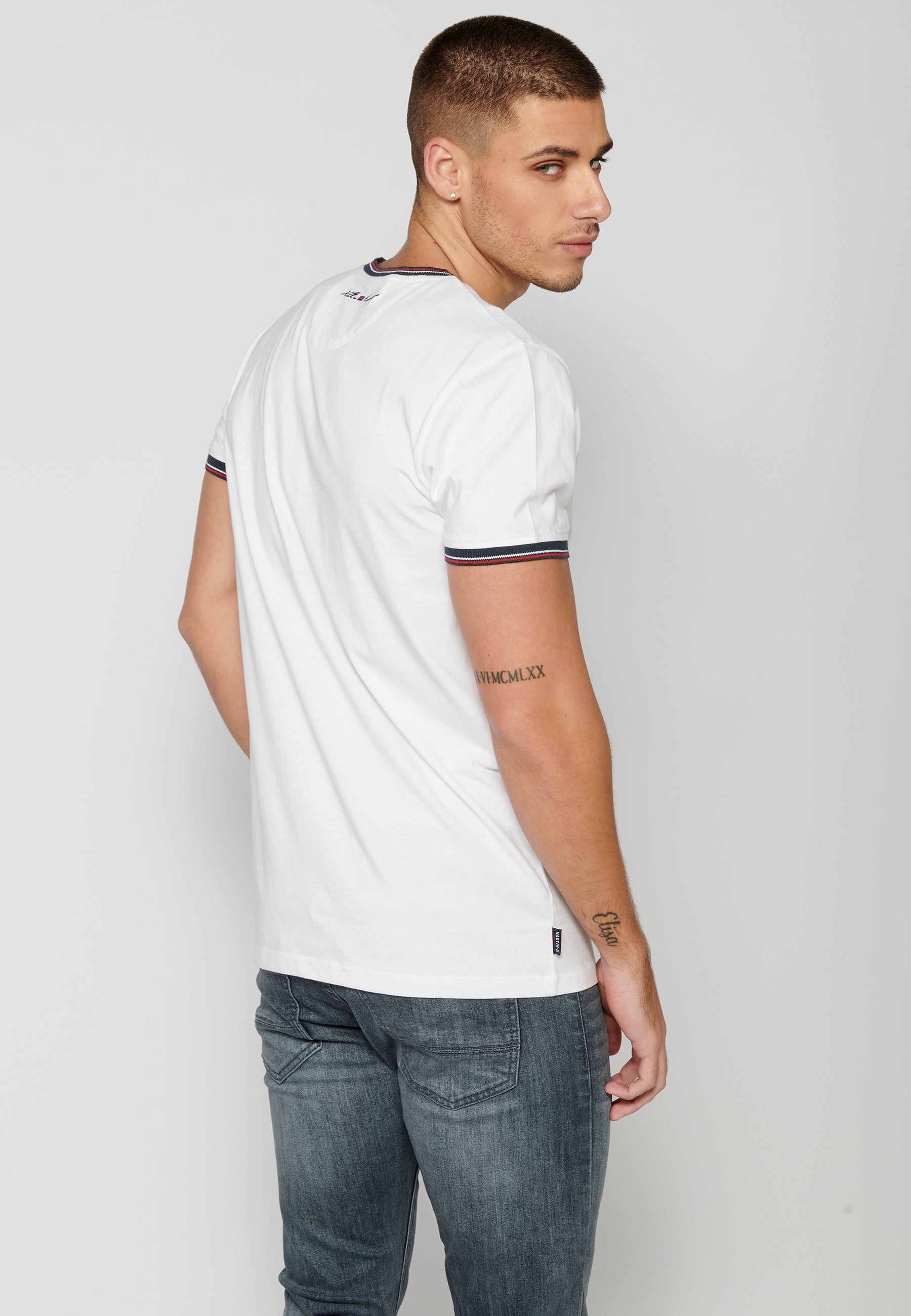 Camiseta Hombre Manga Corta Cuello Pico Estampada – Koroshi 2311MC04