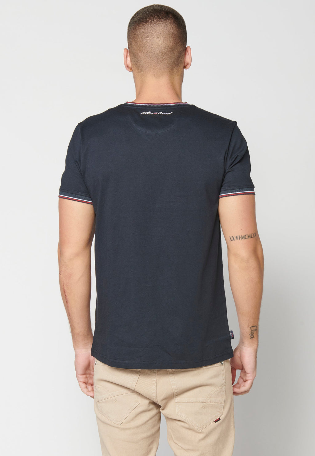 Camiseta Hombre Manga Corta Cuello Pico Estampada – Koroshi 2311MC04