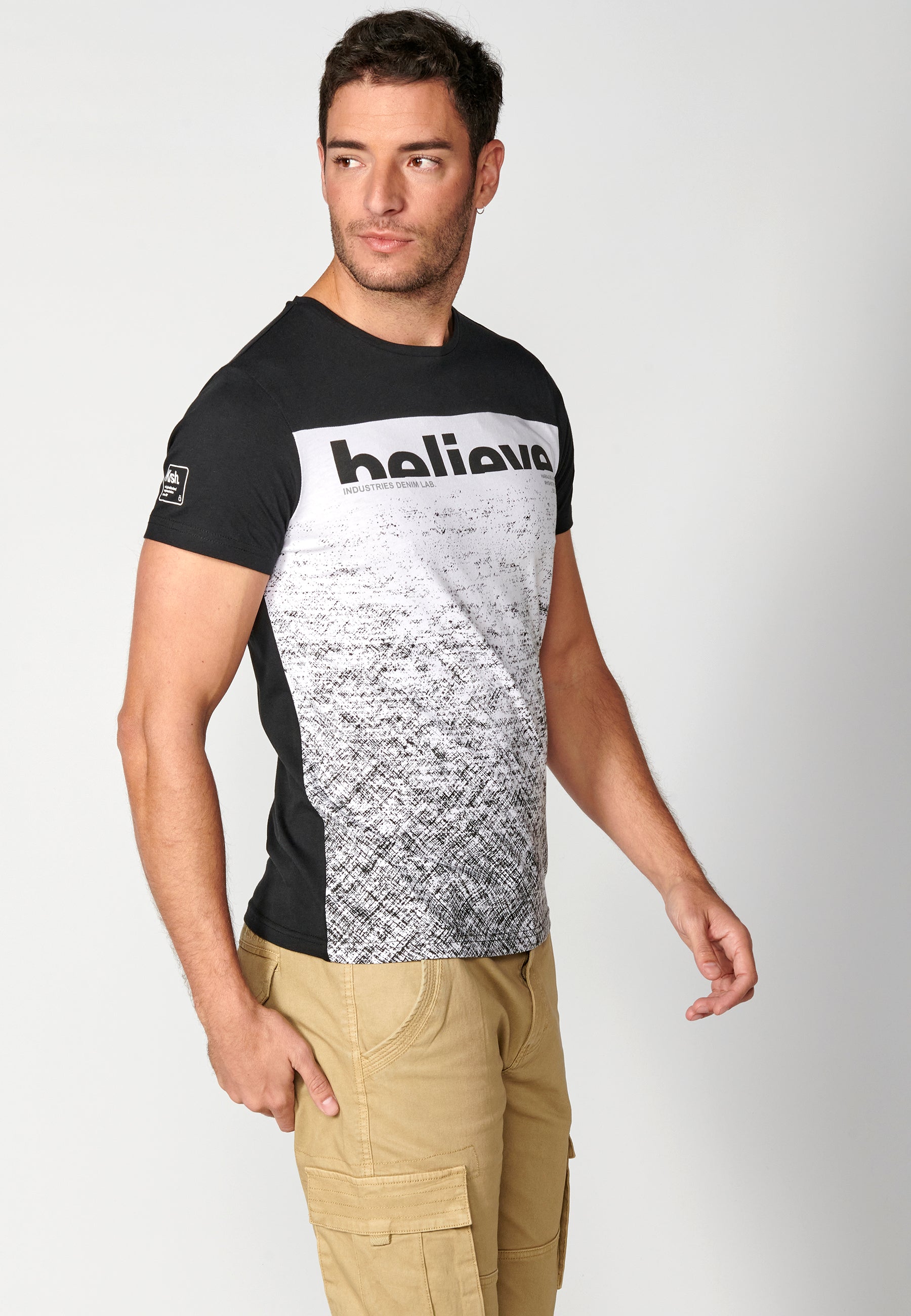 Camiseta Hombre Manga Corta Cuello Redondo con Texto – Koroshi 2311MC08