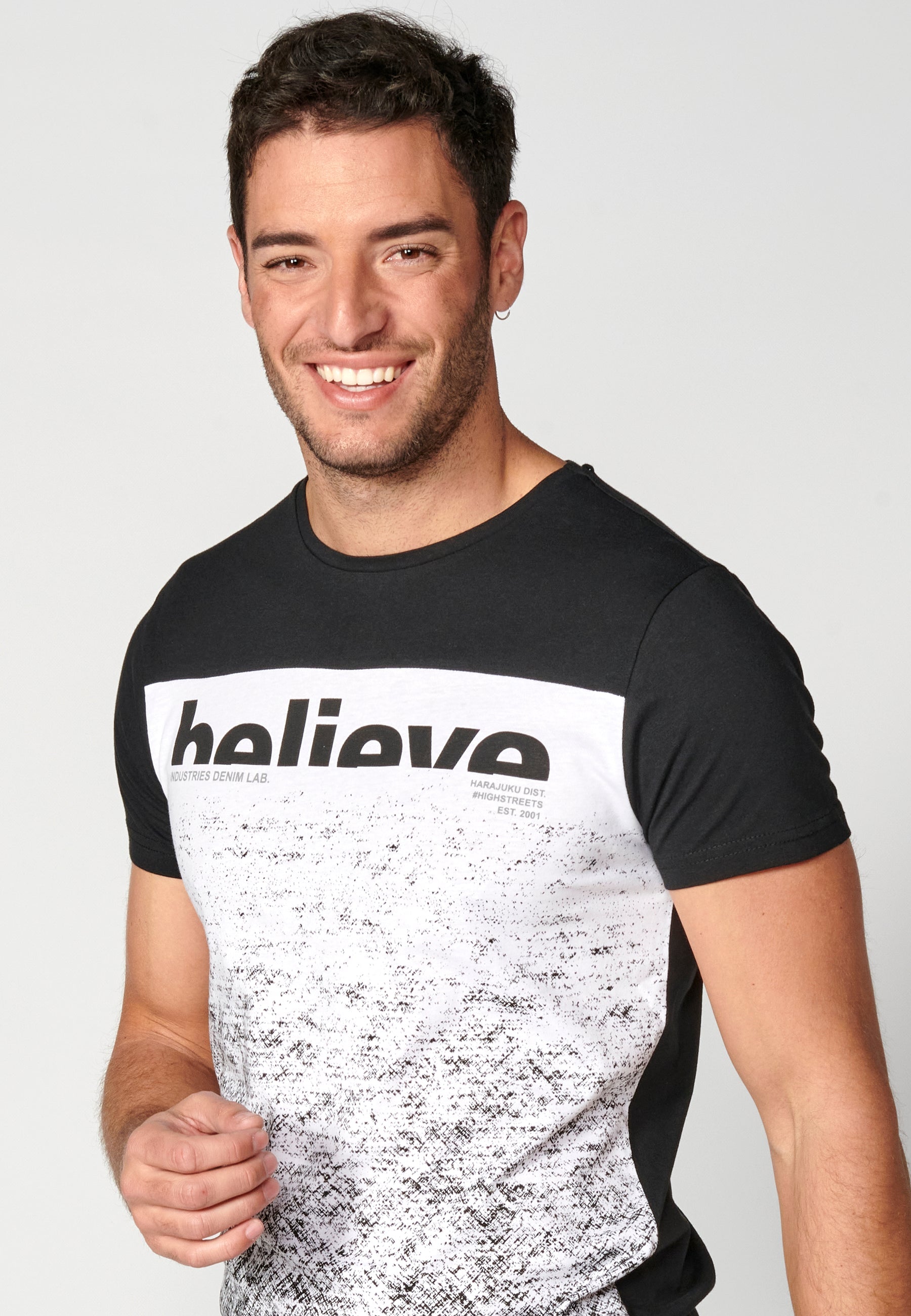 Camiseta Hombre Manga Corta Cuello Redondo con Texto – Koroshi 2311MC08