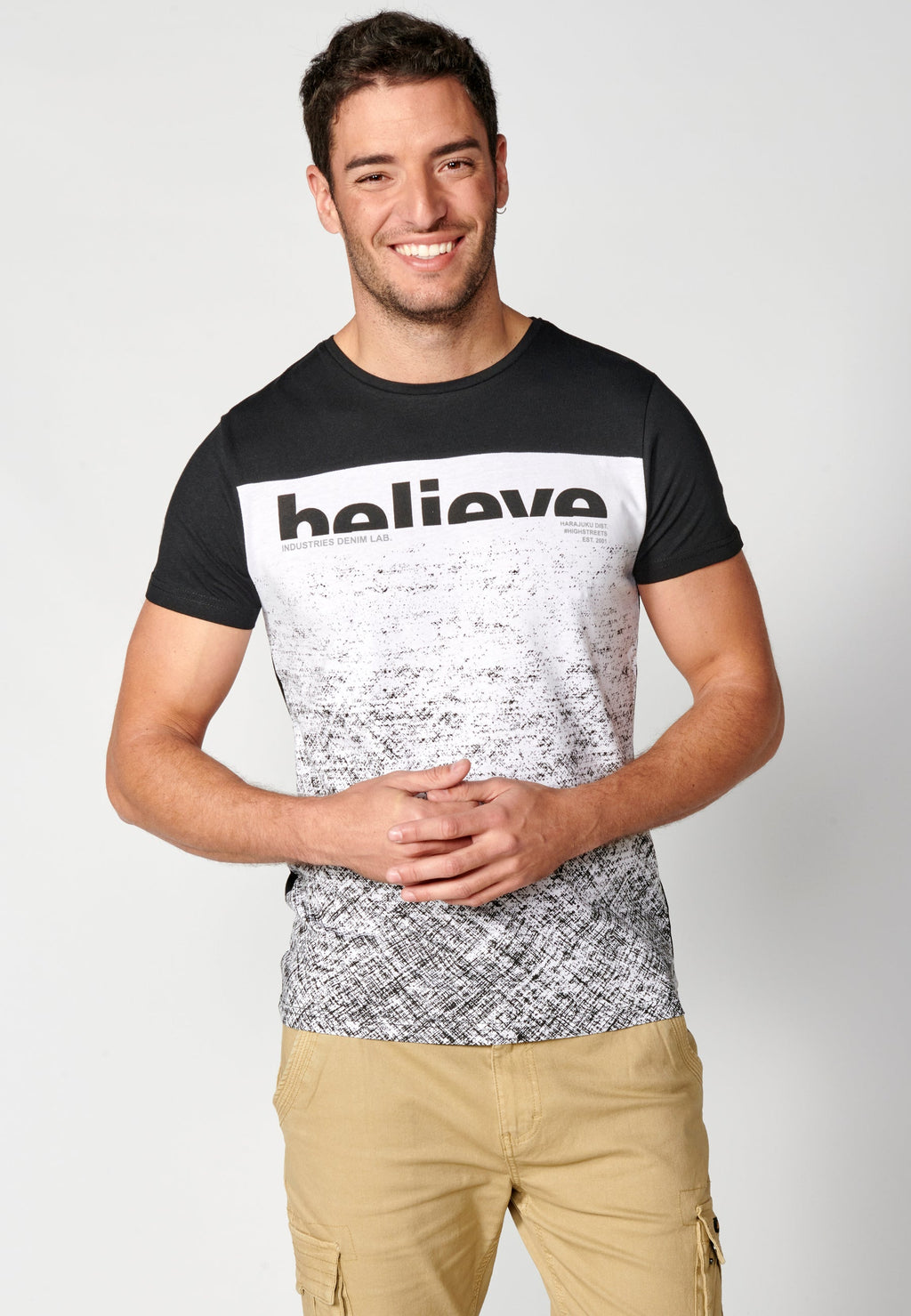 Camiseta Hombre Manga Corta Cuello Redondo con Texto – Koroshi 2311MC08