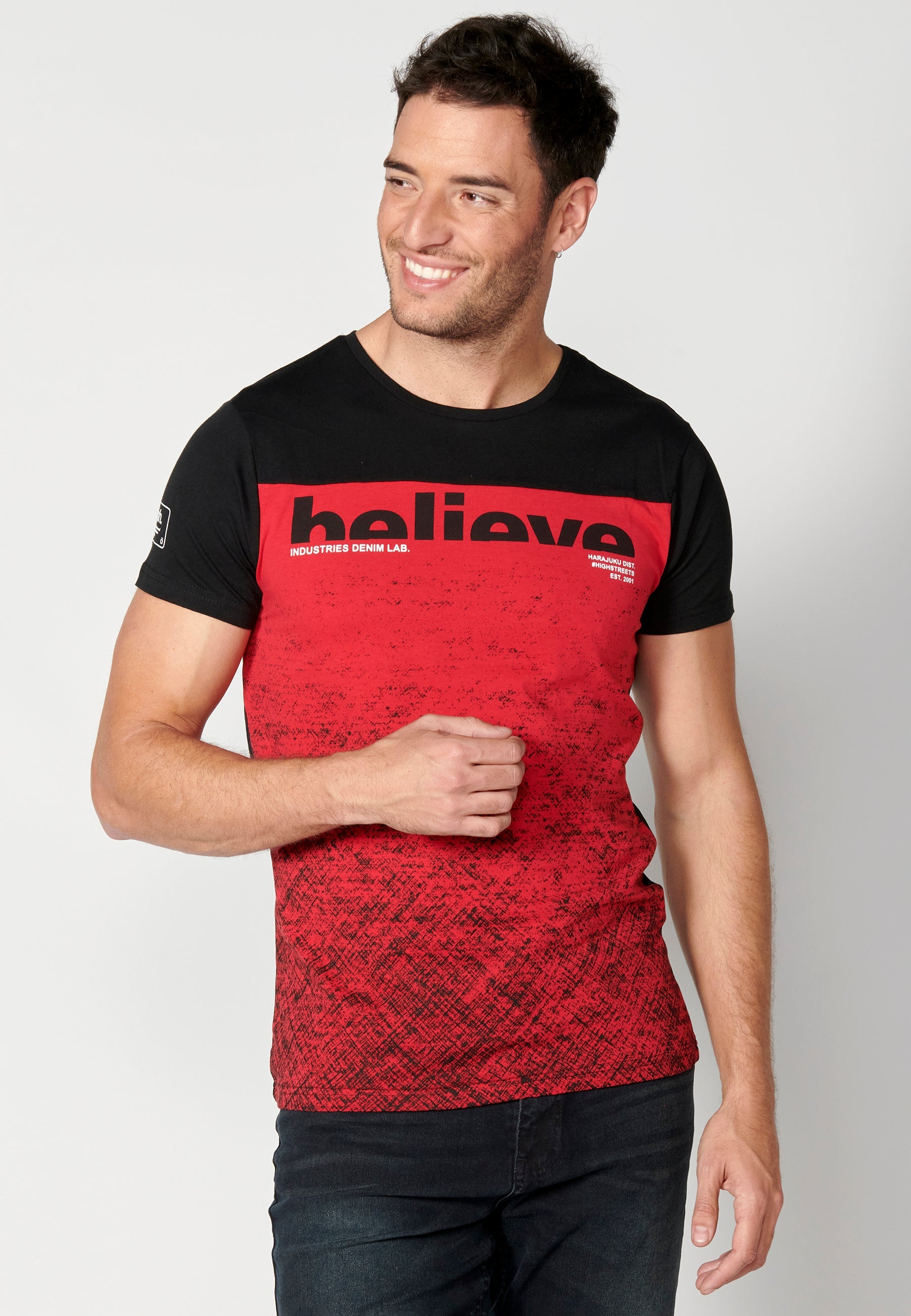 Camiseta Hombre Manga Corta Cuello Redondo con Texto – Koroshi 2311MC08