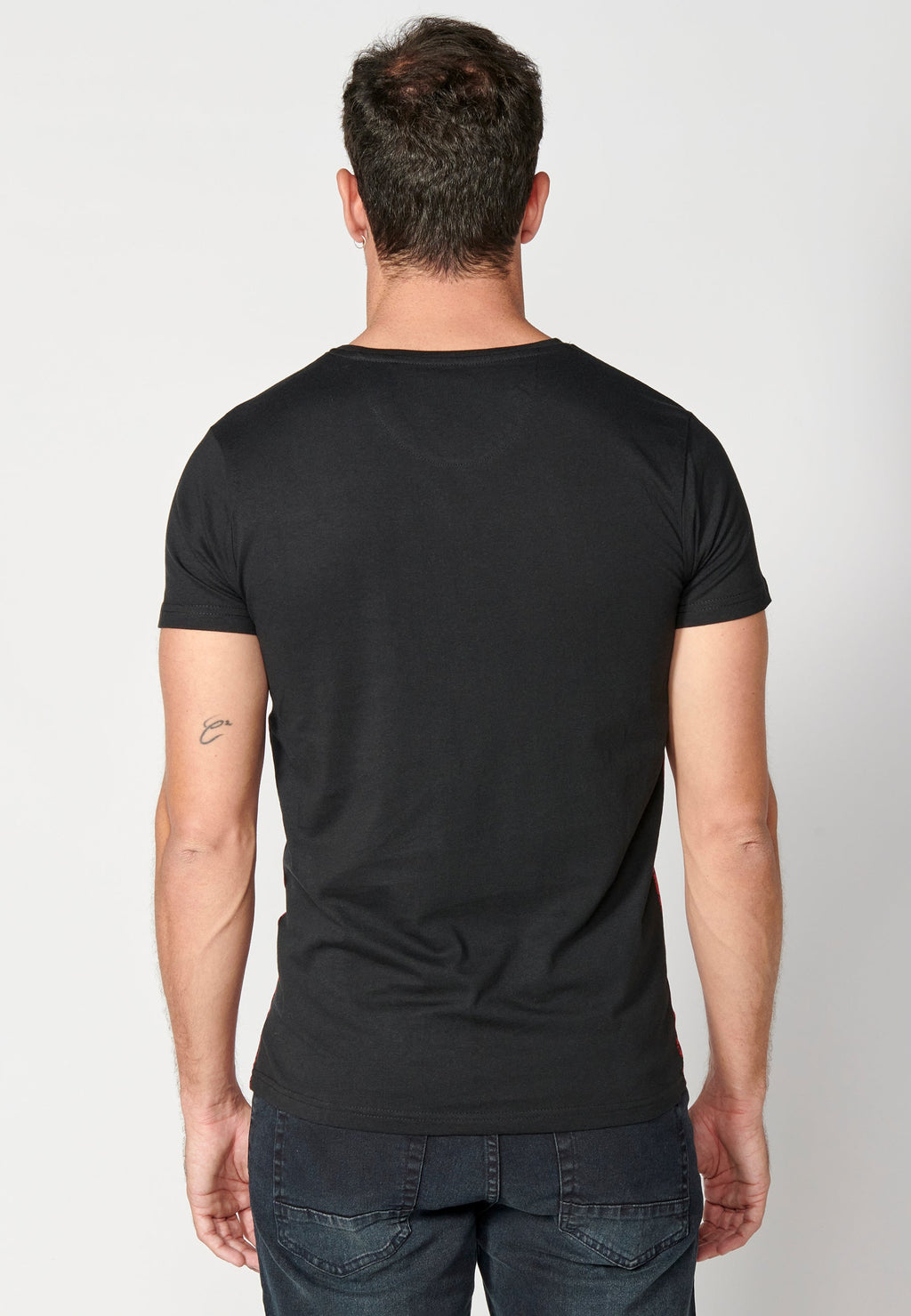 Camiseta Hombre Manga Corta Cuello Redondo con Texto – Koroshi 2311MC08