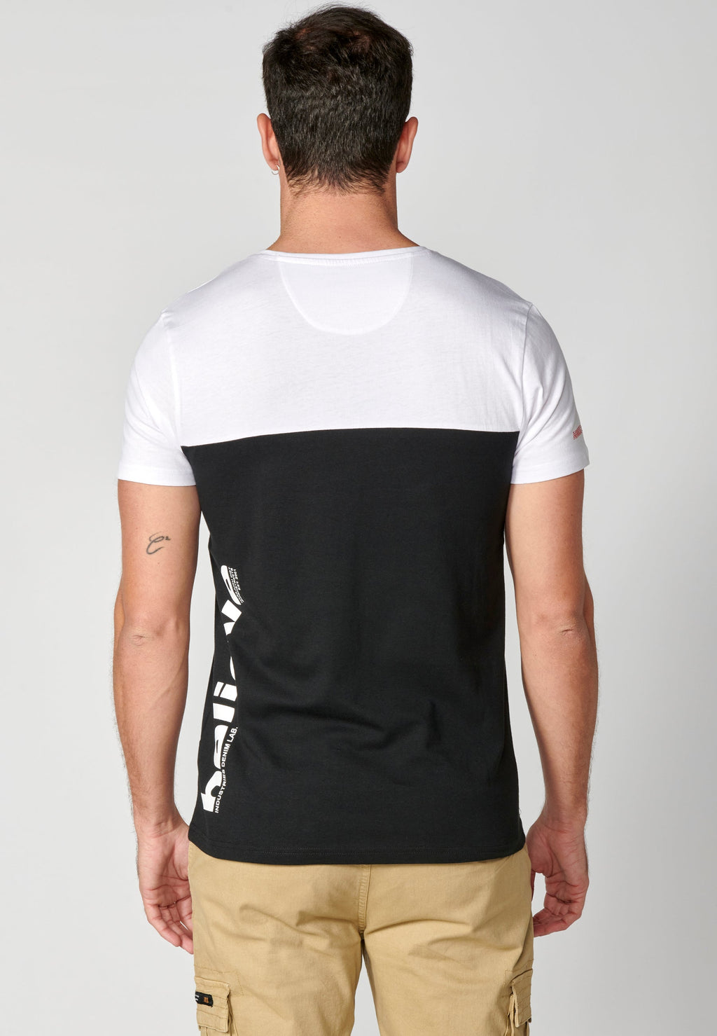 Camiseta Hombre Manga Corta Cuello Redondo Color Block – Koroshi 2311MC20