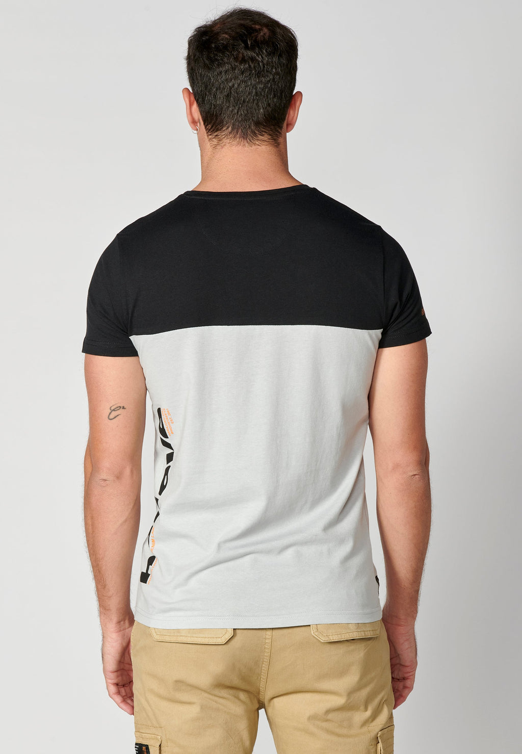 Camiseta Hombre Manga Corta Cuello Redondo Color Block – Koroshi 2311MC20