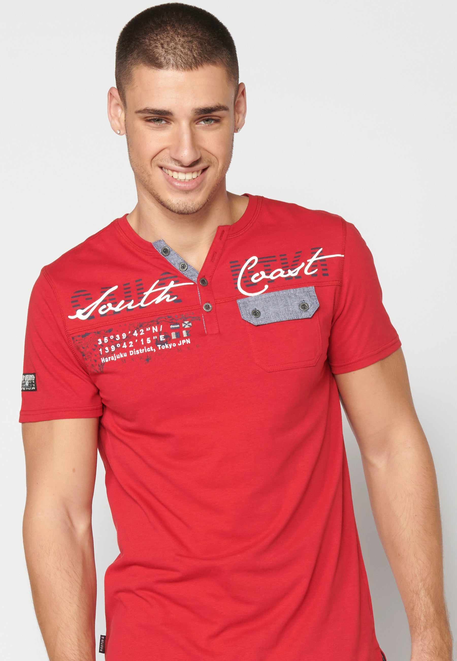 Camiseta Hombre Manga Corta Cuello con Abertura Estampada – Koroshi 2311MC22