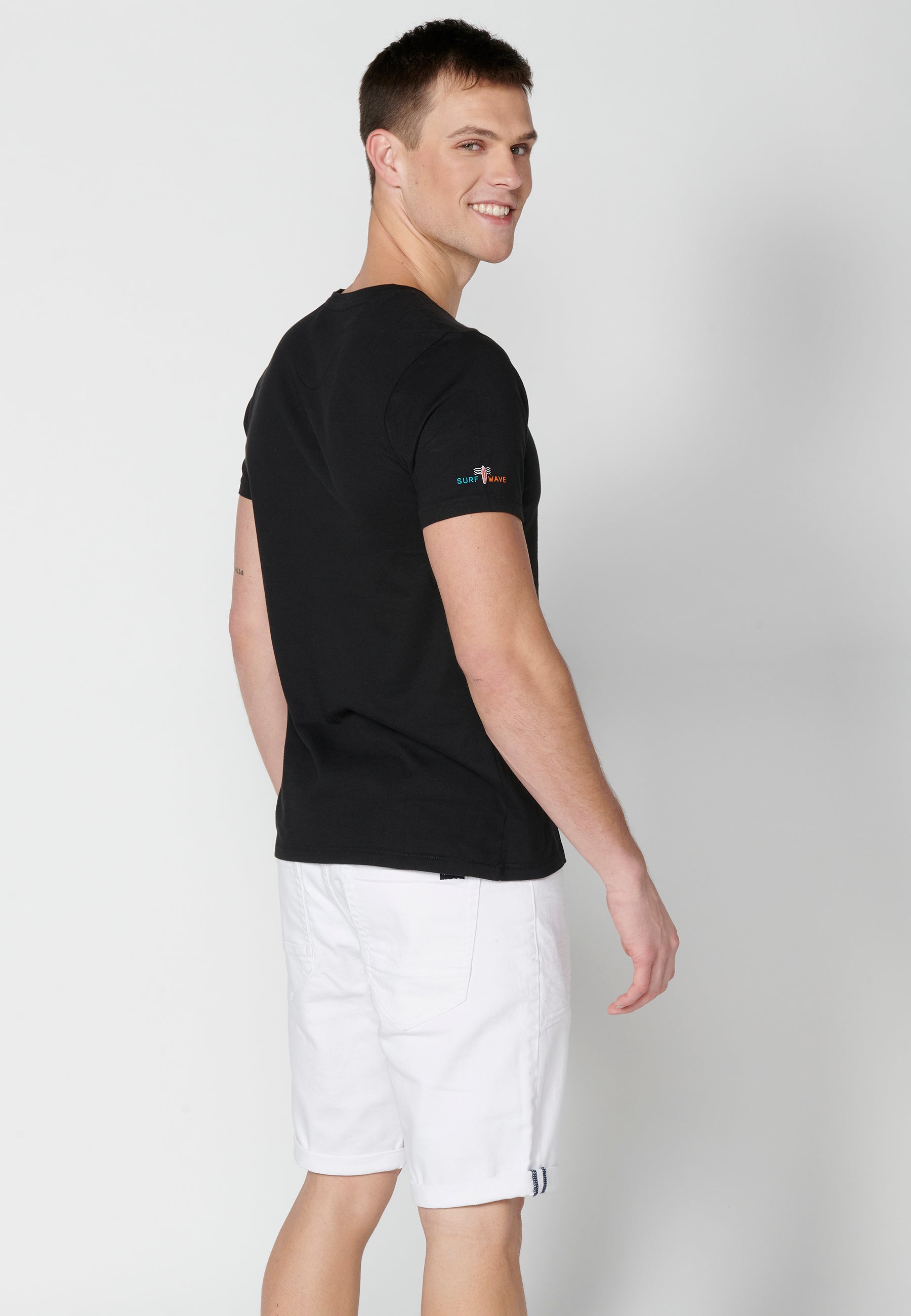 Camiseta Hombre Manga Corta Cuello Redondo Estampada – Koroshi Negro