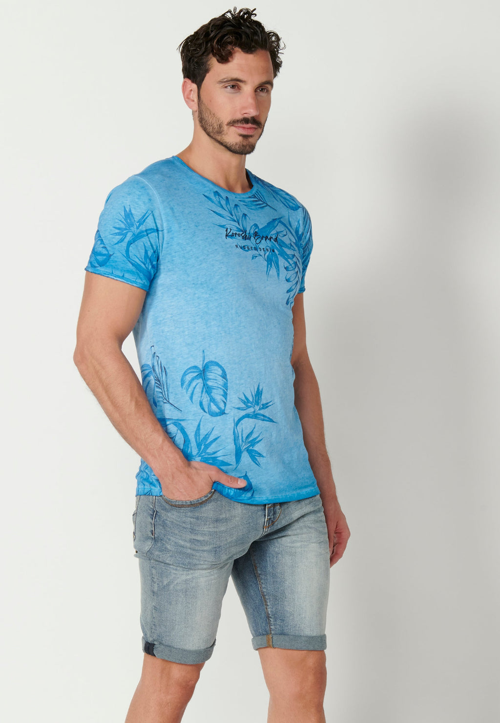 Camiseta Hombre Manga Corta Cuello Redondo Tropical – Koroshi Azul