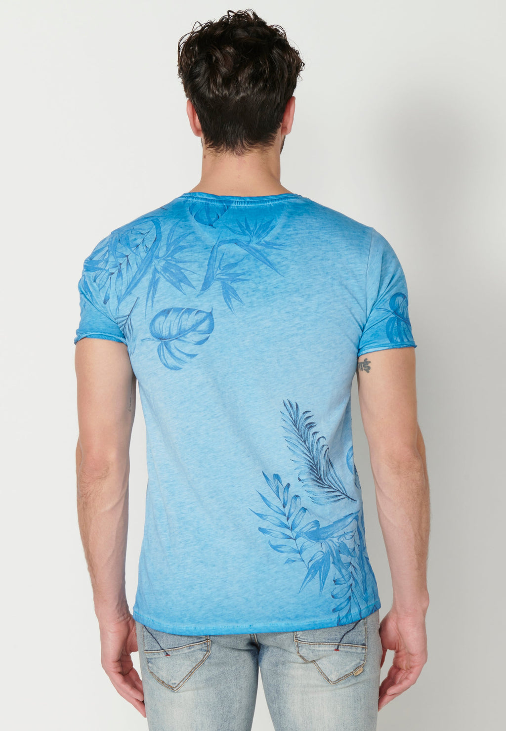 Camiseta Hombre Manga Corta Cuello Redondo Tropical – Koroshi Azul