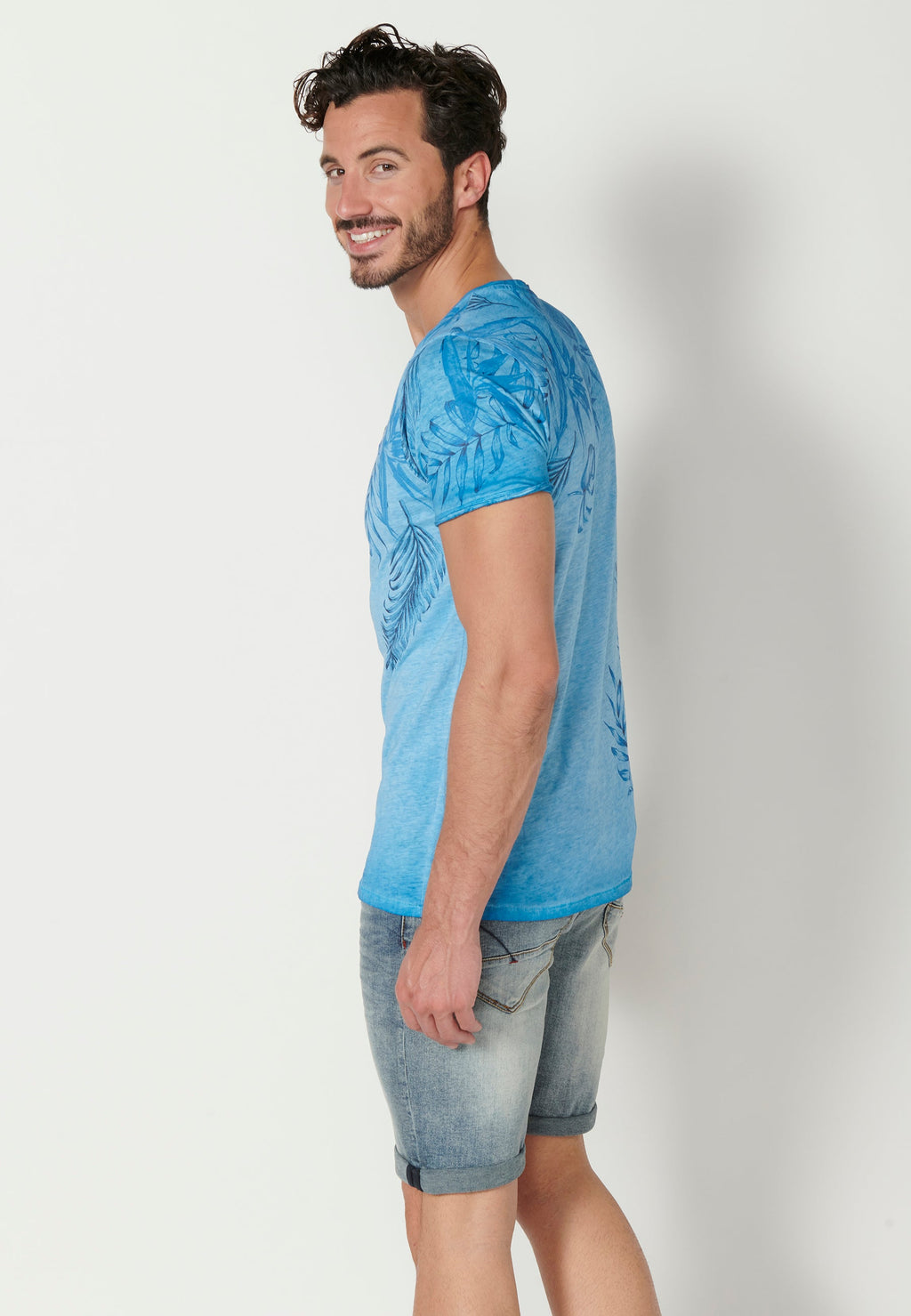 Camiseta Hombre Manga Corta Cuello Redondo Tropical – Koroshi Azul