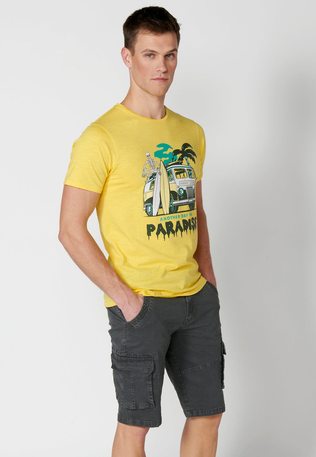 Camiseta Hombre Manga Corta Cuello Redondo Estampada – Koroshi 2311MC38