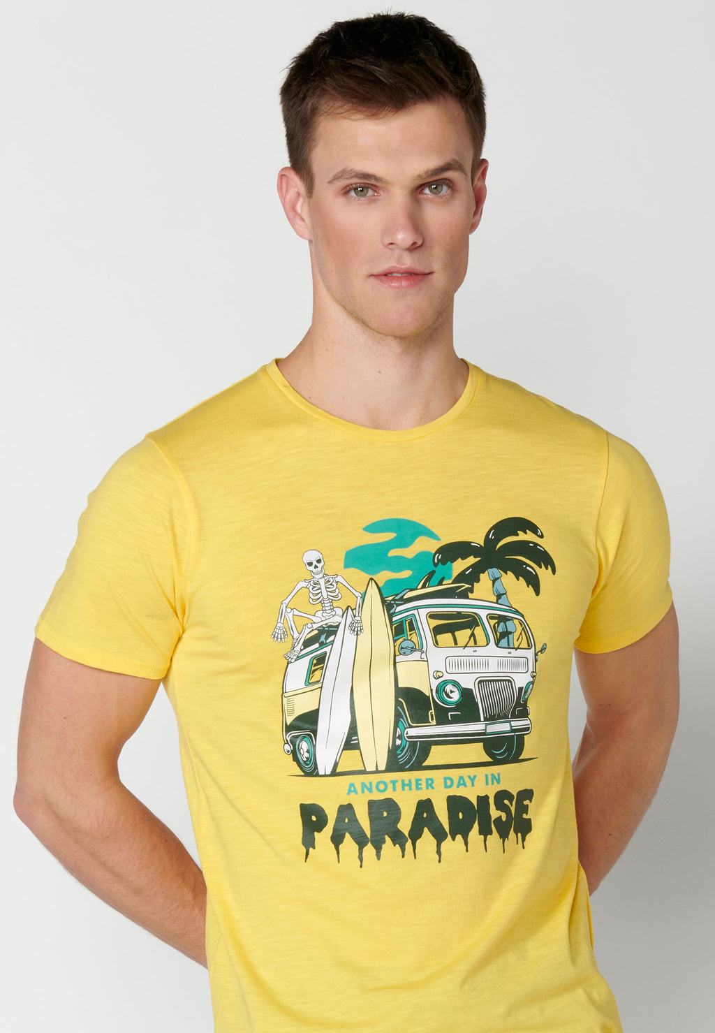 Camiseta Hombre Manga Corta Cuello Redondo Estampada – Koroshi 2311MC38
