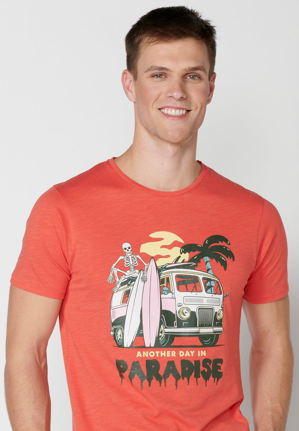 Camiseta Hombre Manga Corta Cuello Redondo Estampada – Koroshi 2311MC38