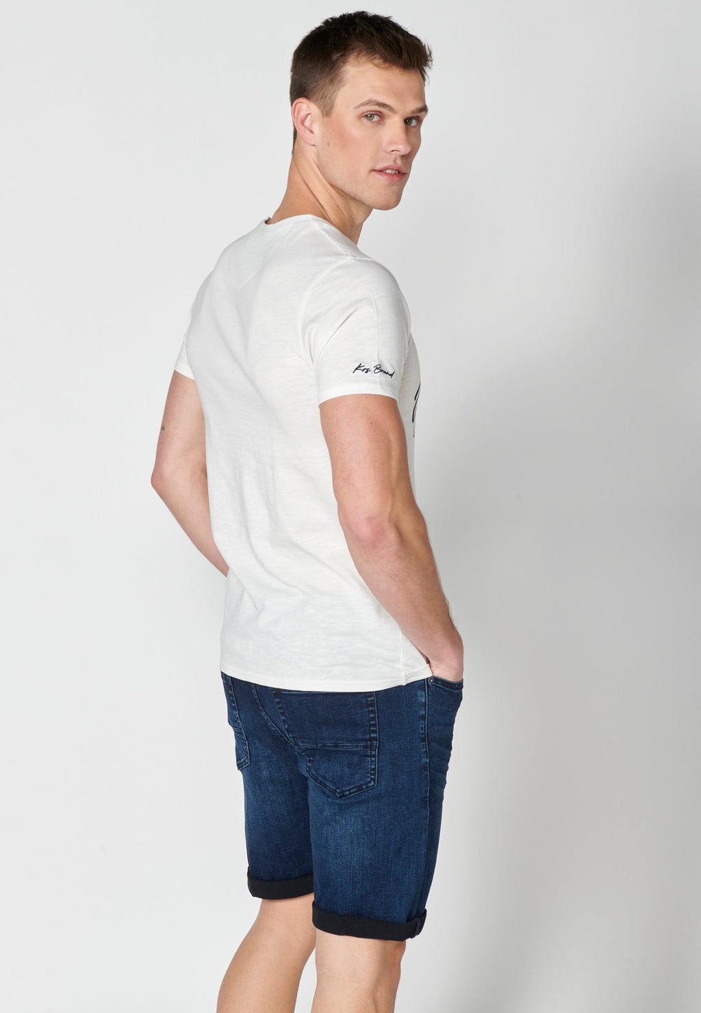 Camiseta Hombre Manga Corta Cuello Redondo Estampada – Koroshi 2311MC39
