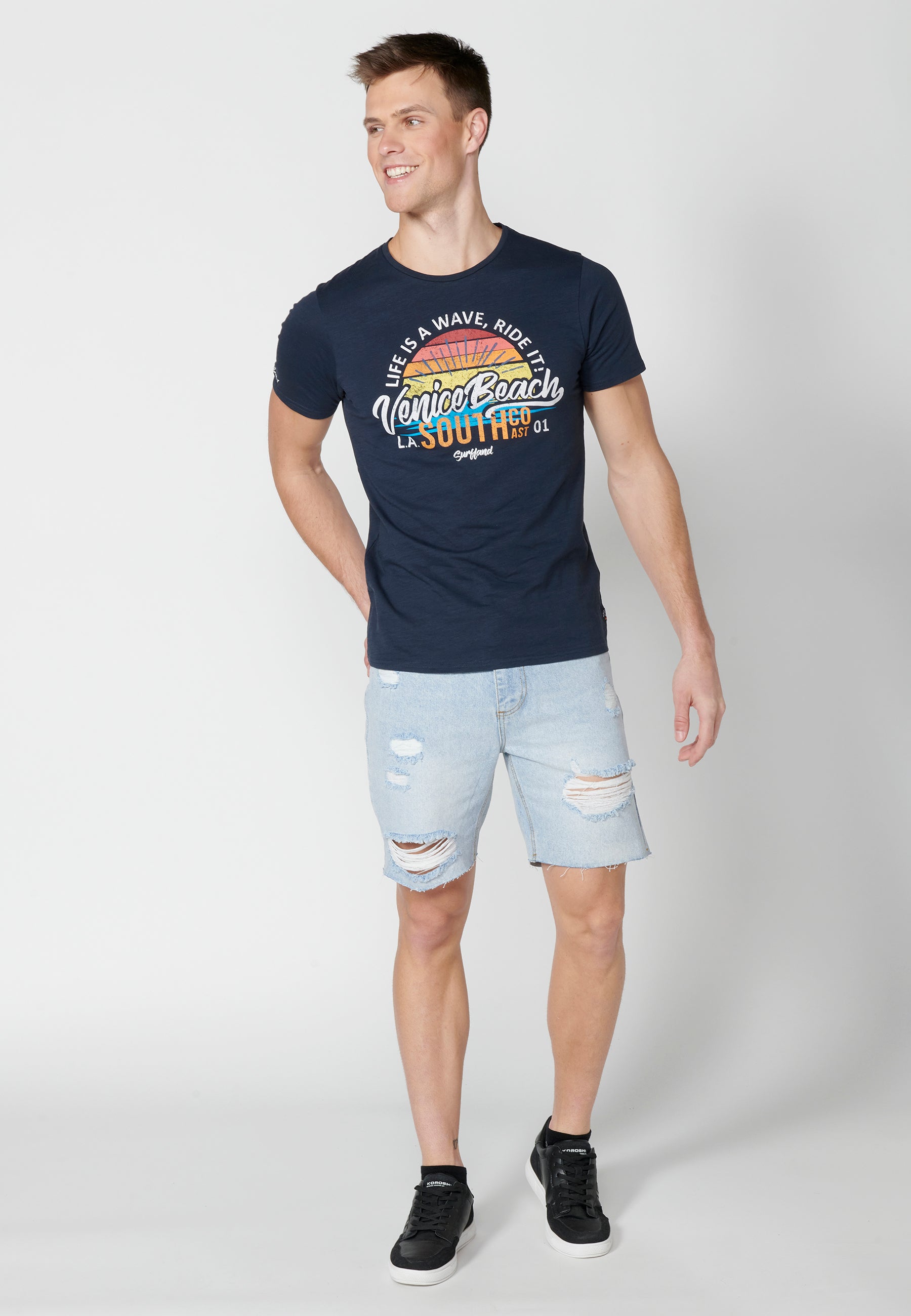 Camiseta Hombre Manga Corta Cuello Redondo Estampada – Koroshi 2311MC39