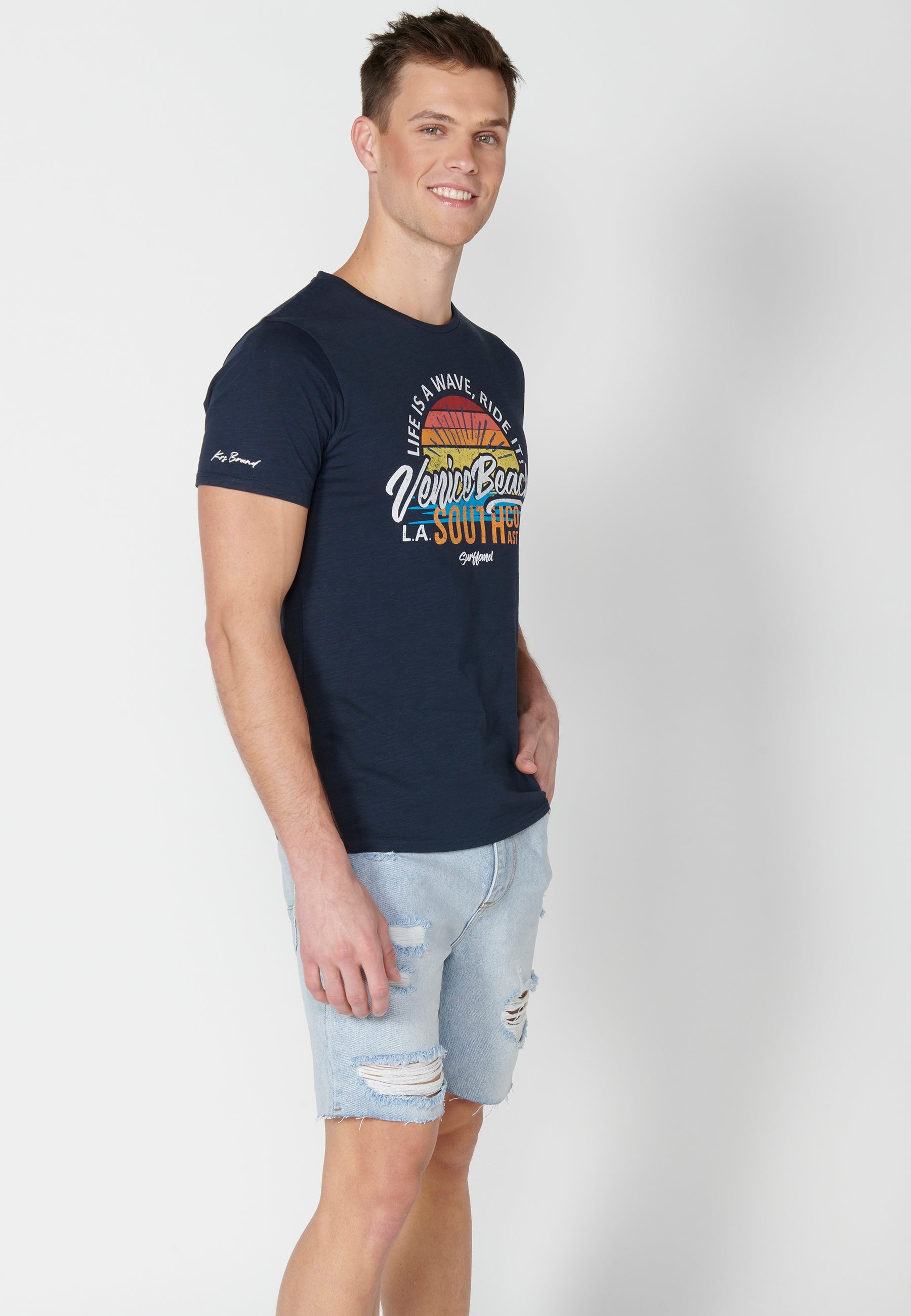 Camiseta Hombre Manga Corta Cuello Redondo Estampada – Koroshi 2311MC39