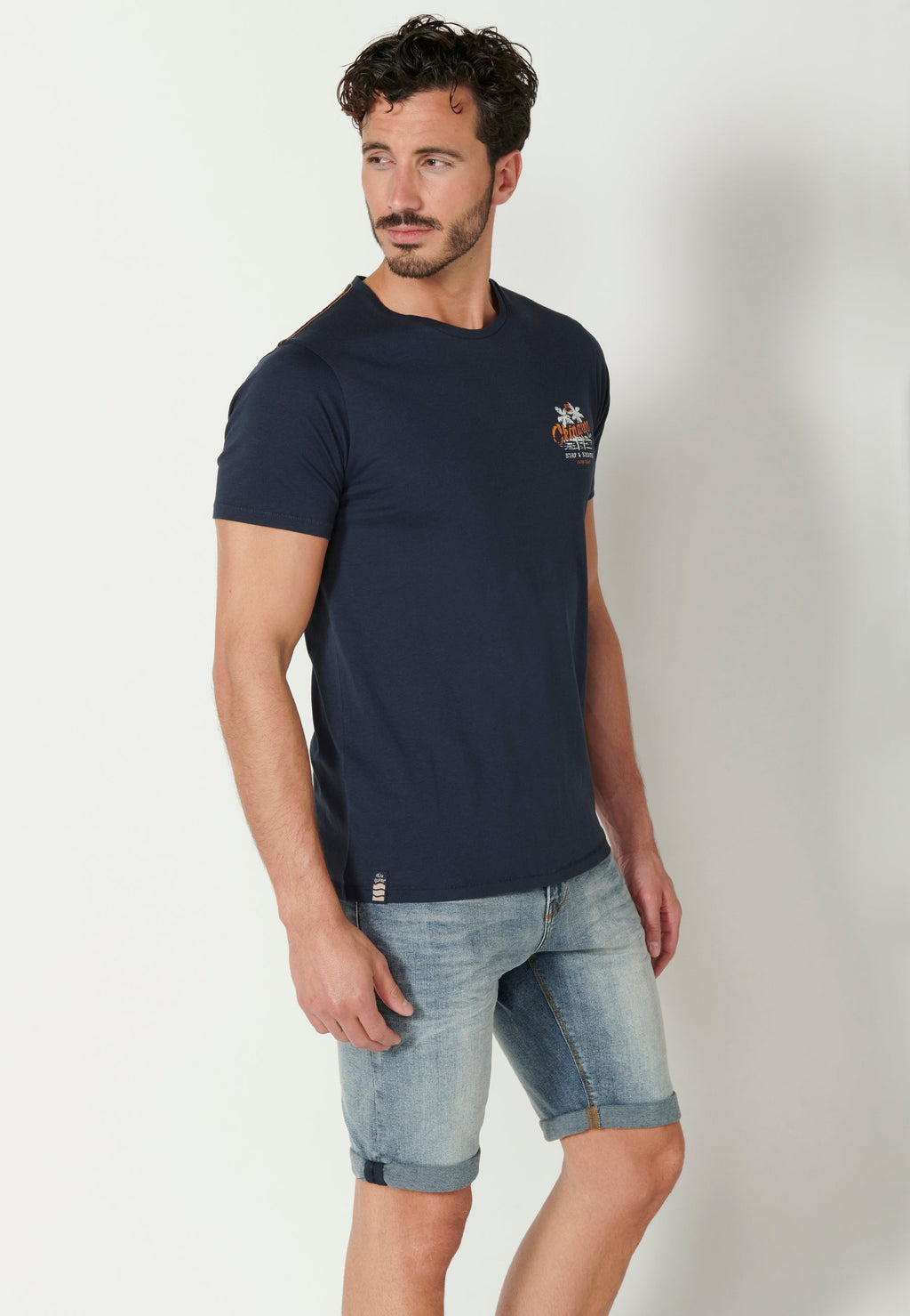 Camiseta Hombre Manga Corta Cuello Redondo Estampada Espalda – Koroshi Navy