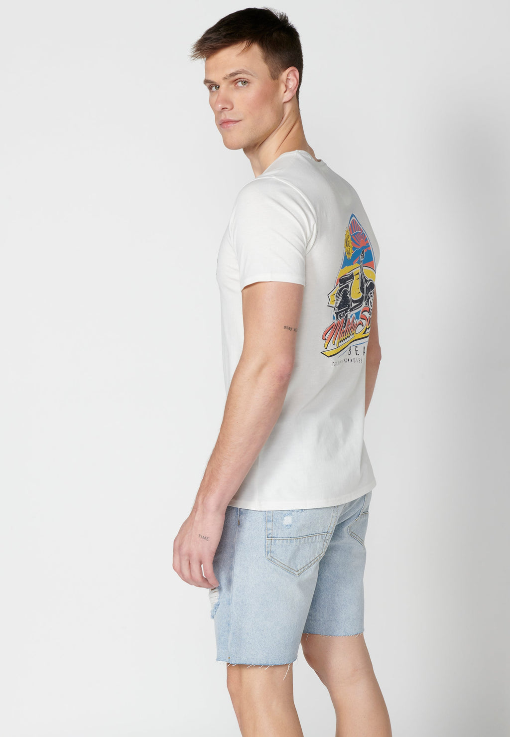 Camiseta Hombre Manga Corta Cuello Redondo Estampada – Koroshi 2311MC42