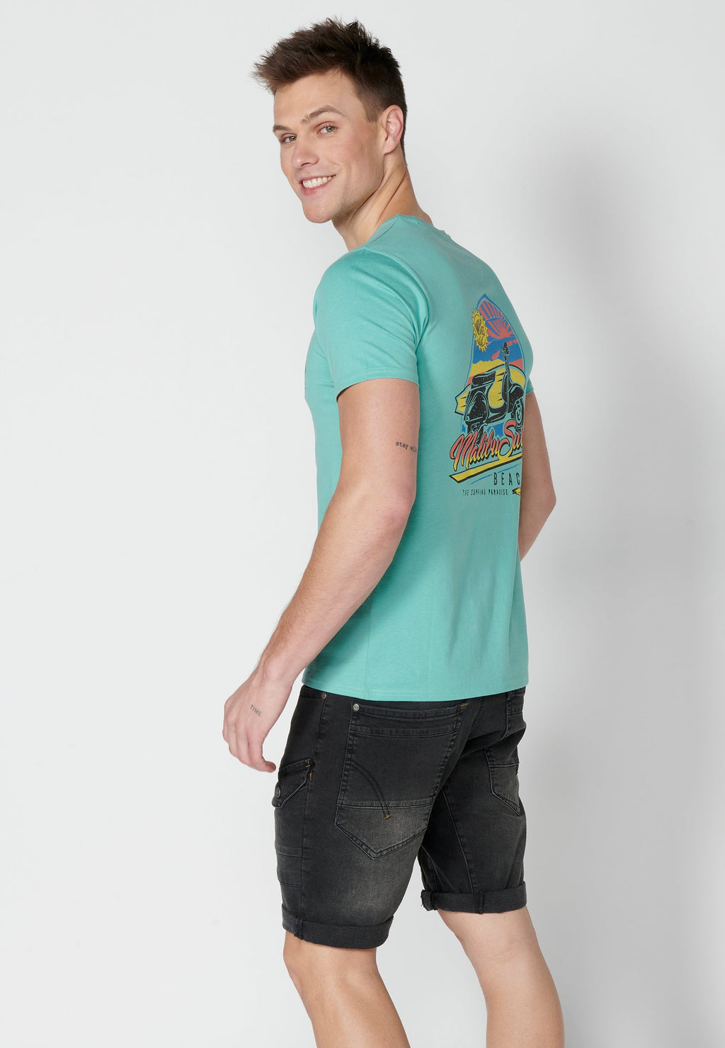 Camiseta Hombre Manga Corta Cuello Redondo Estampada – Koroshi 2311MC42