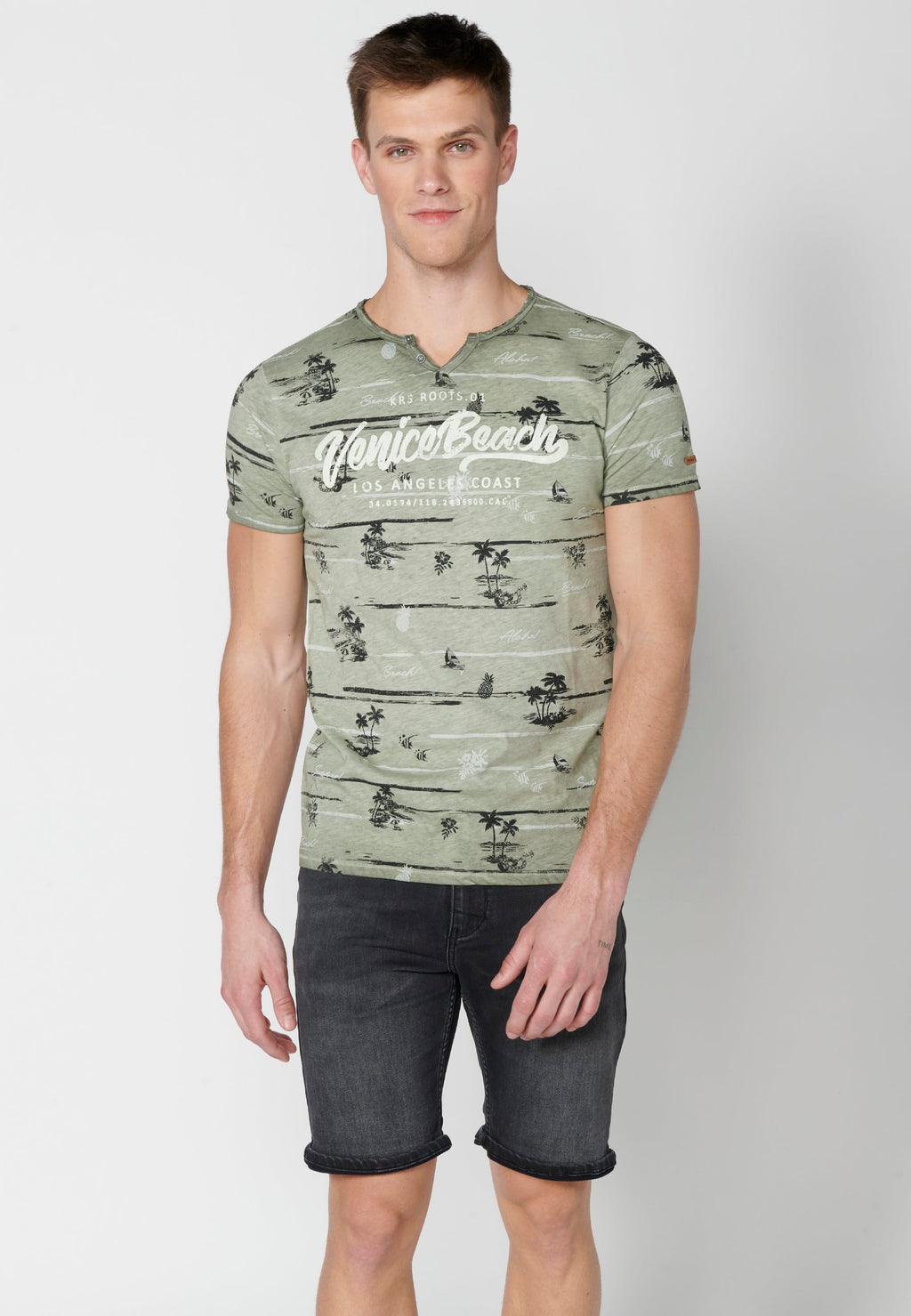 Camiseta Hombre Manga Corta Cuello Redondo Estampado Tropical – Koroshi Kaki