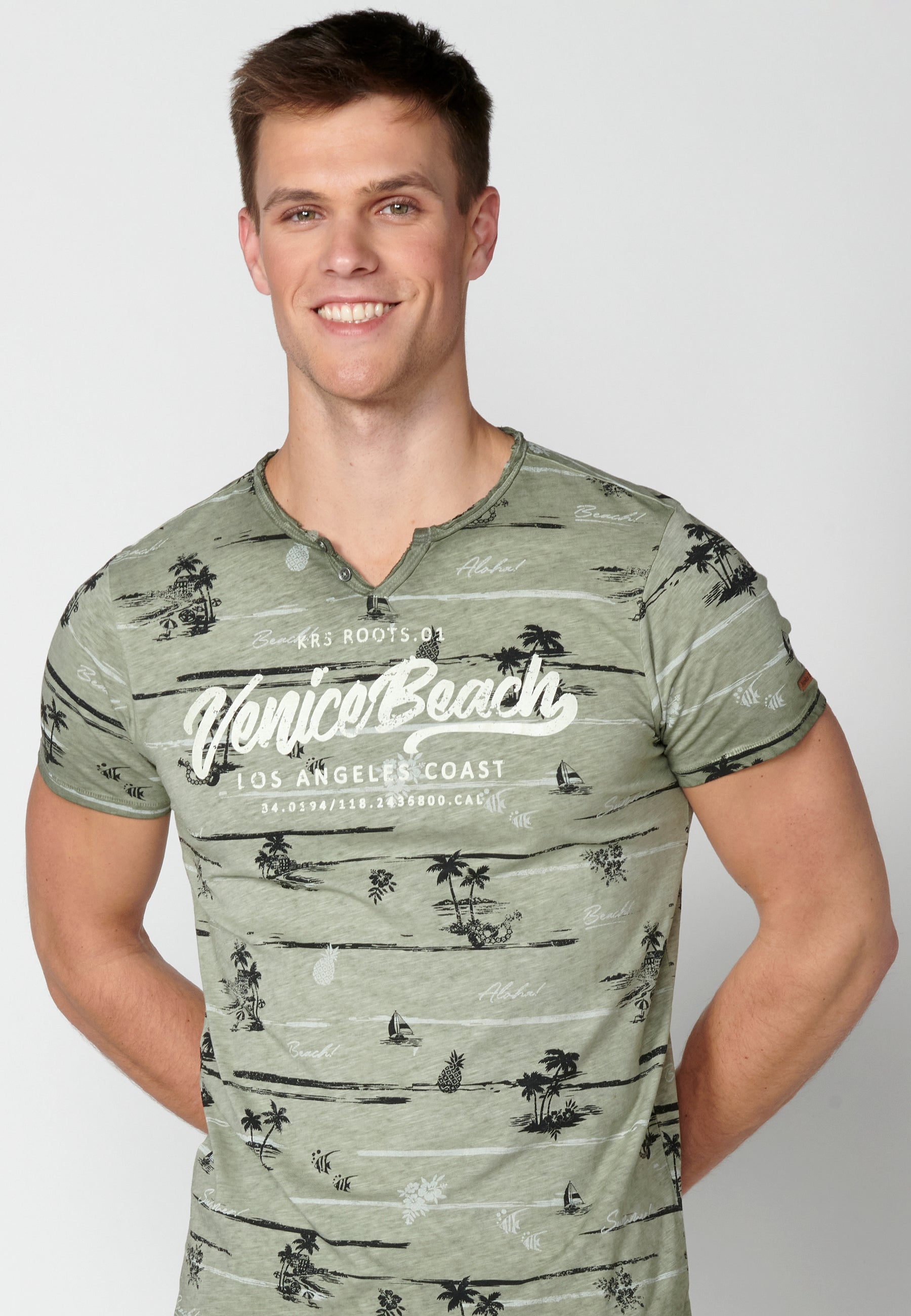 Camiseta Hombre Manga Corta Cuello Redondo Estampado Tropical – Koroshi Kaki